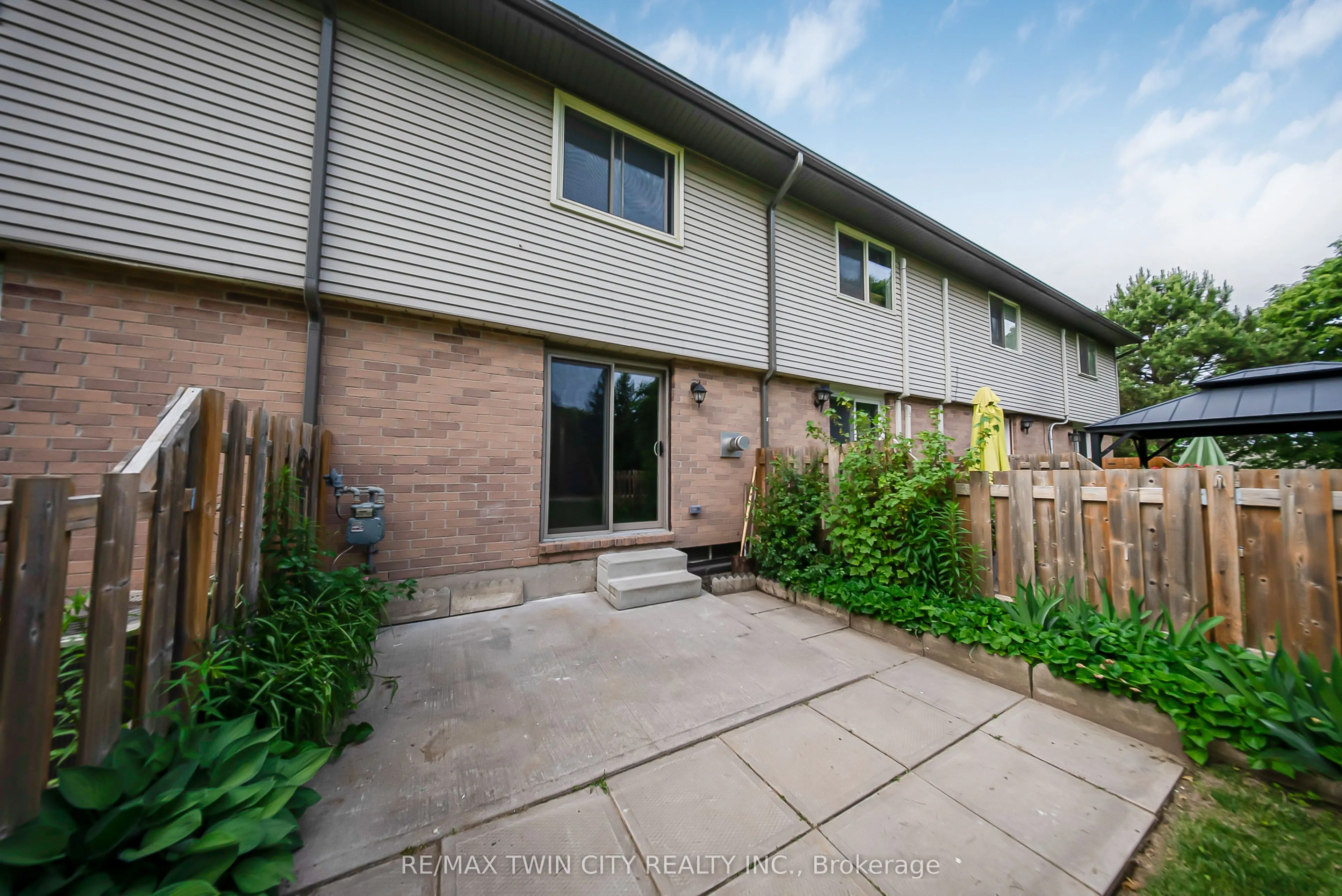 750 Erinbrook Drive, #14