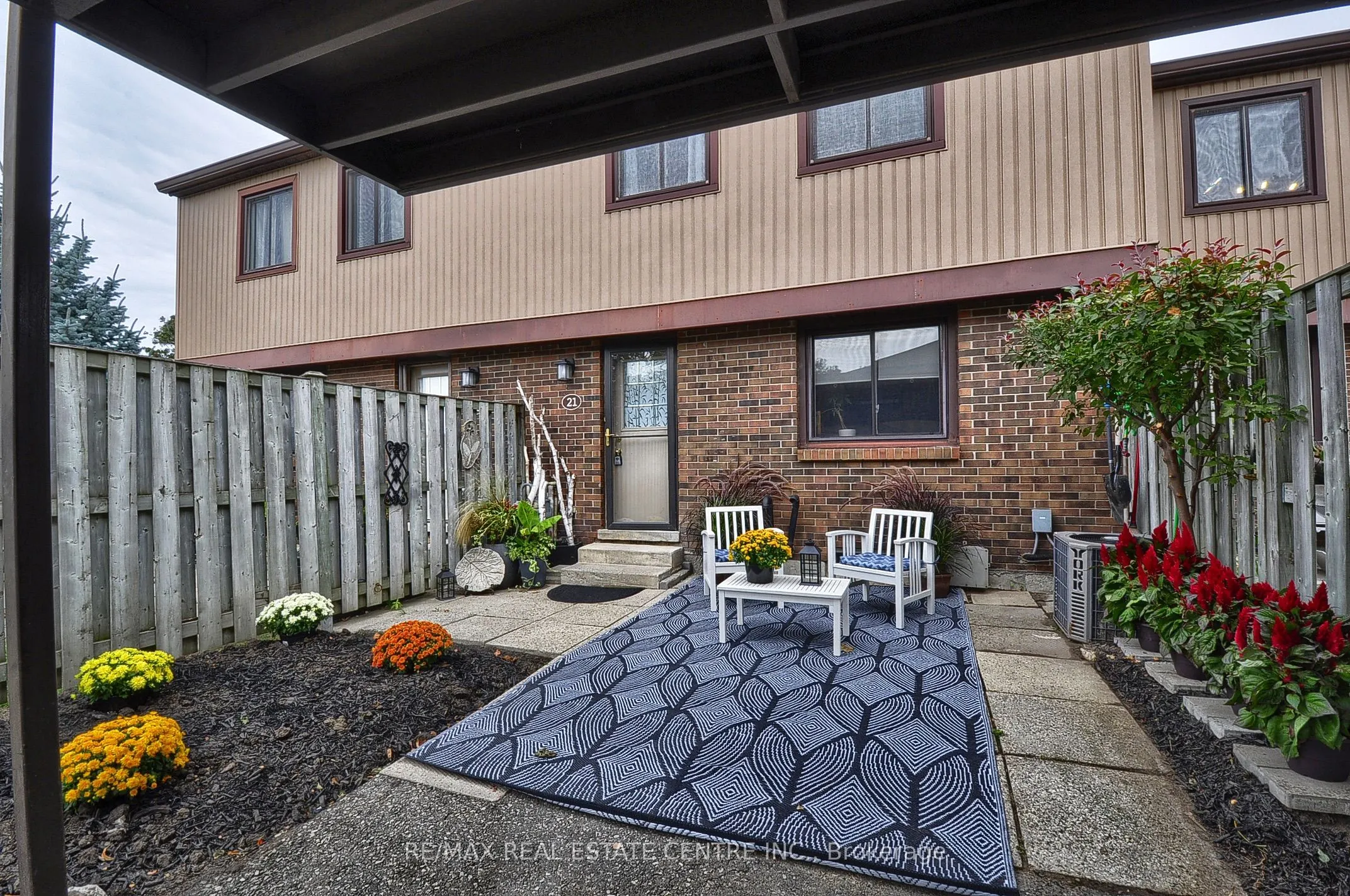 279 Sandowne Drive, #21