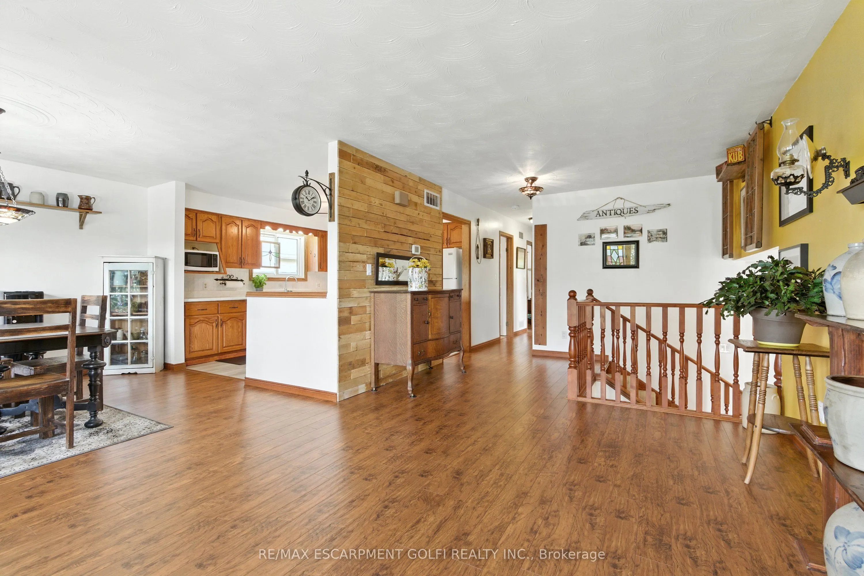 26 Adelaide Avenue