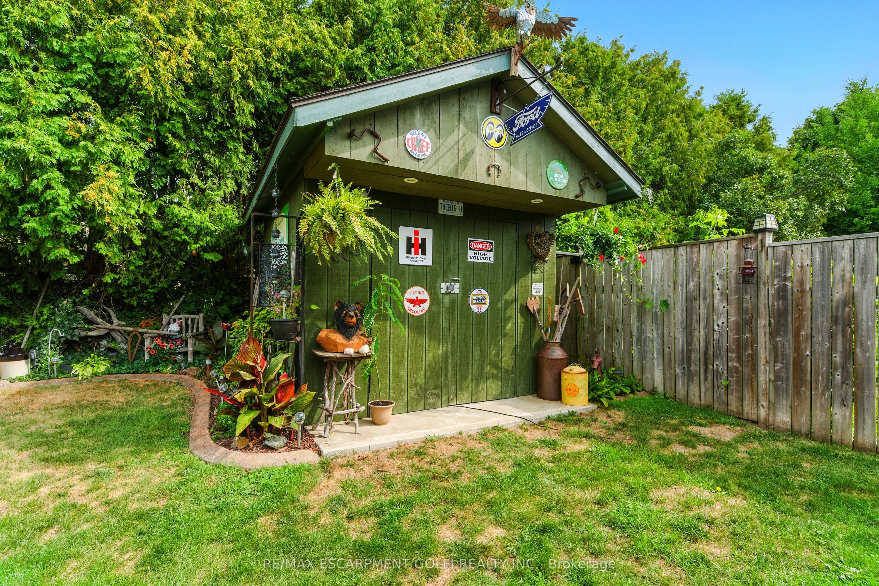 26 Adelaide Avenue