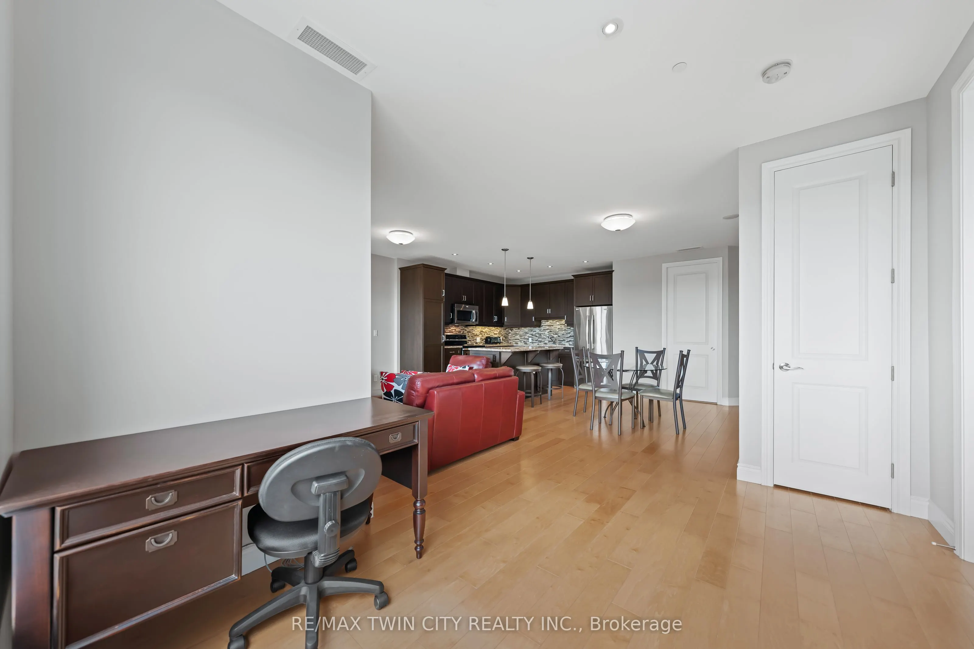 223 Erb Street W, #706