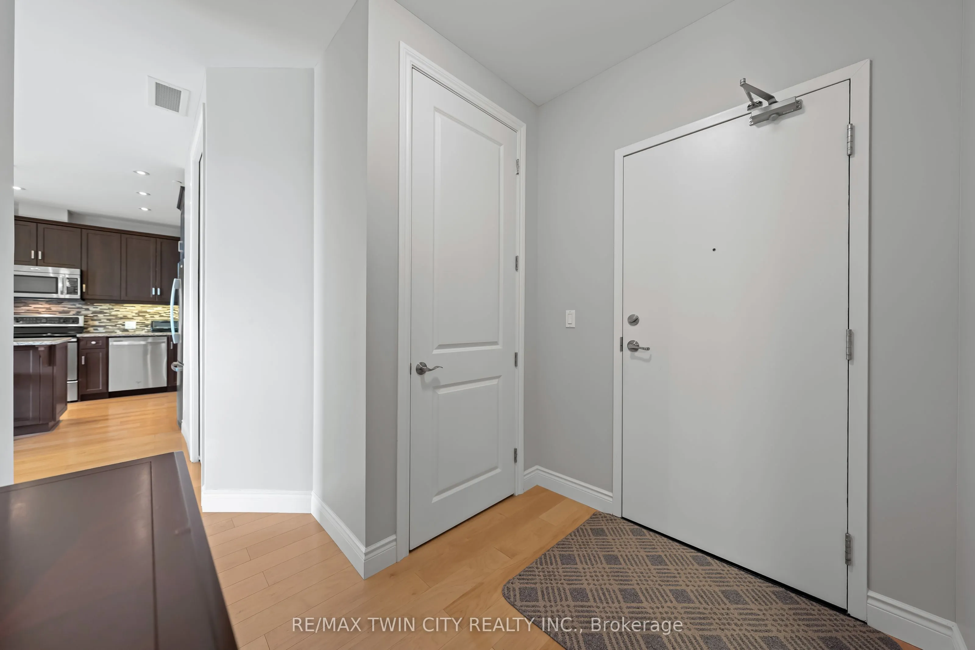 223 Erb Street W, #706
