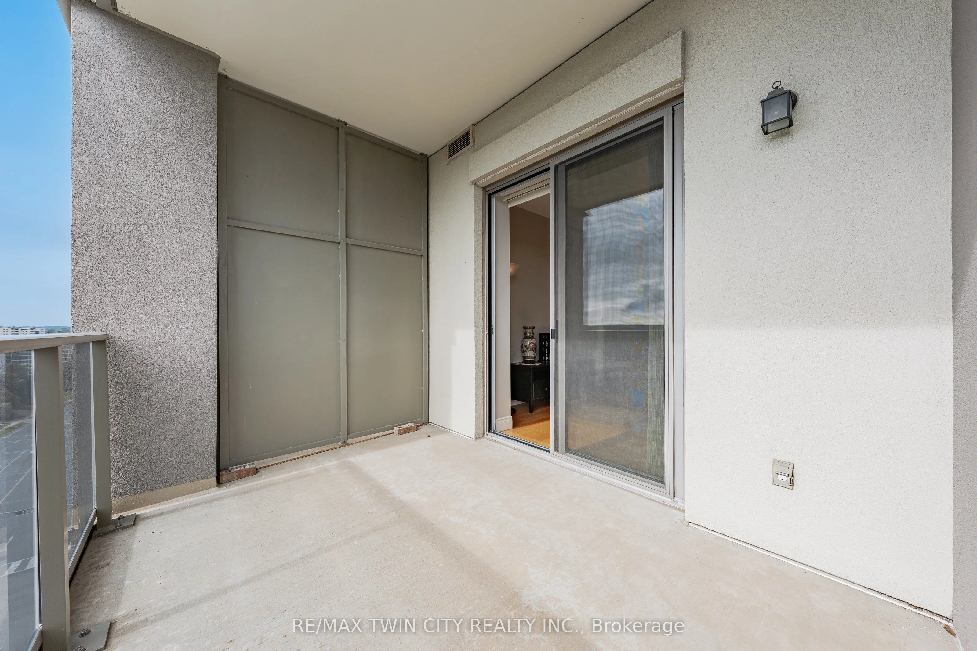223 Erb Street W, #706