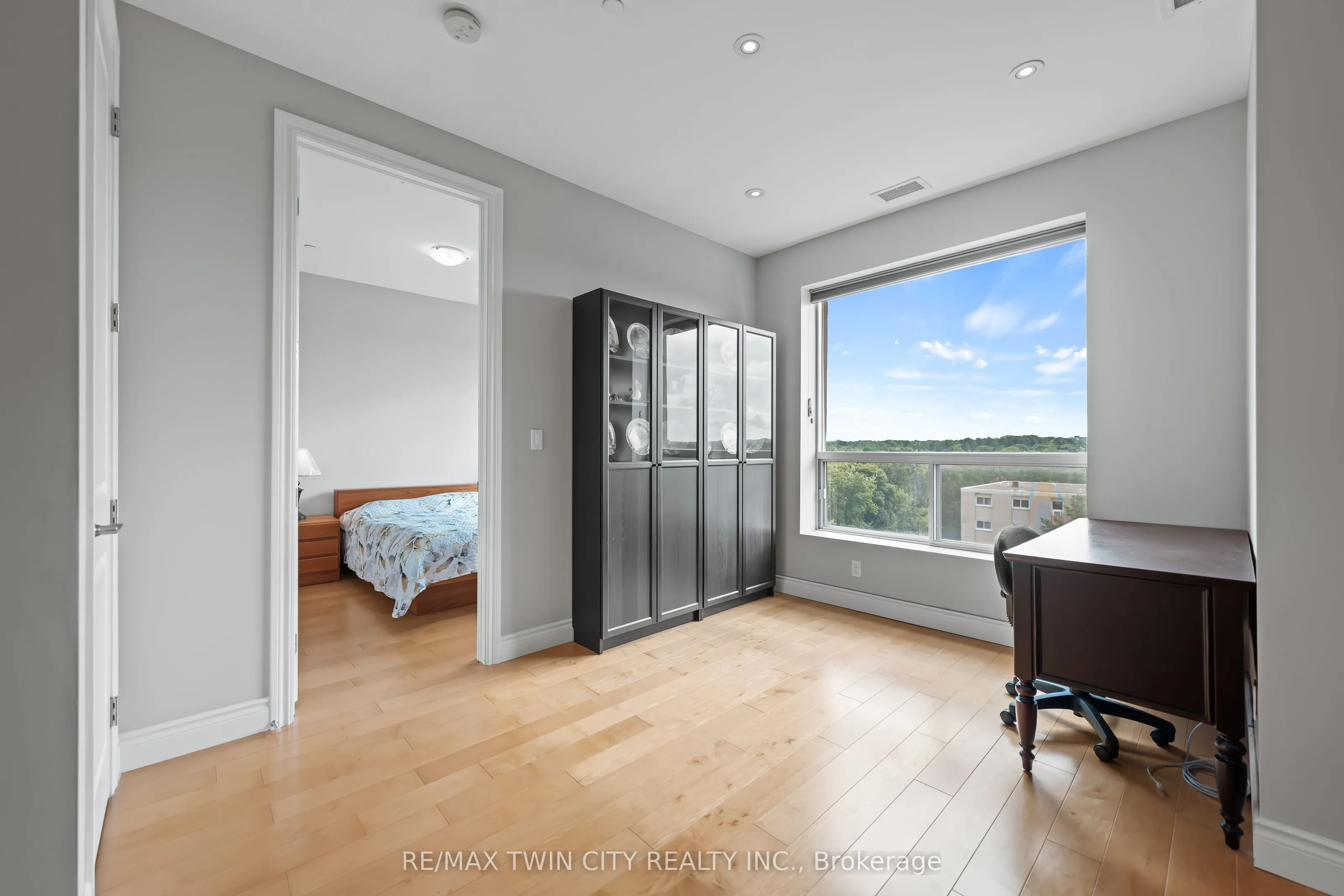 223 Erb Street W, #706