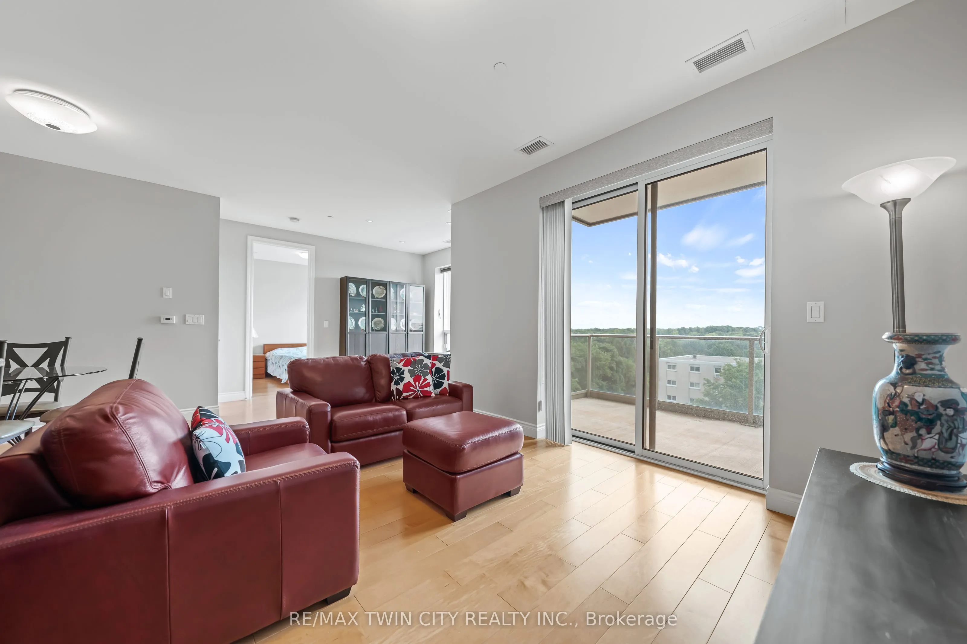 223 Erb Street W, #706