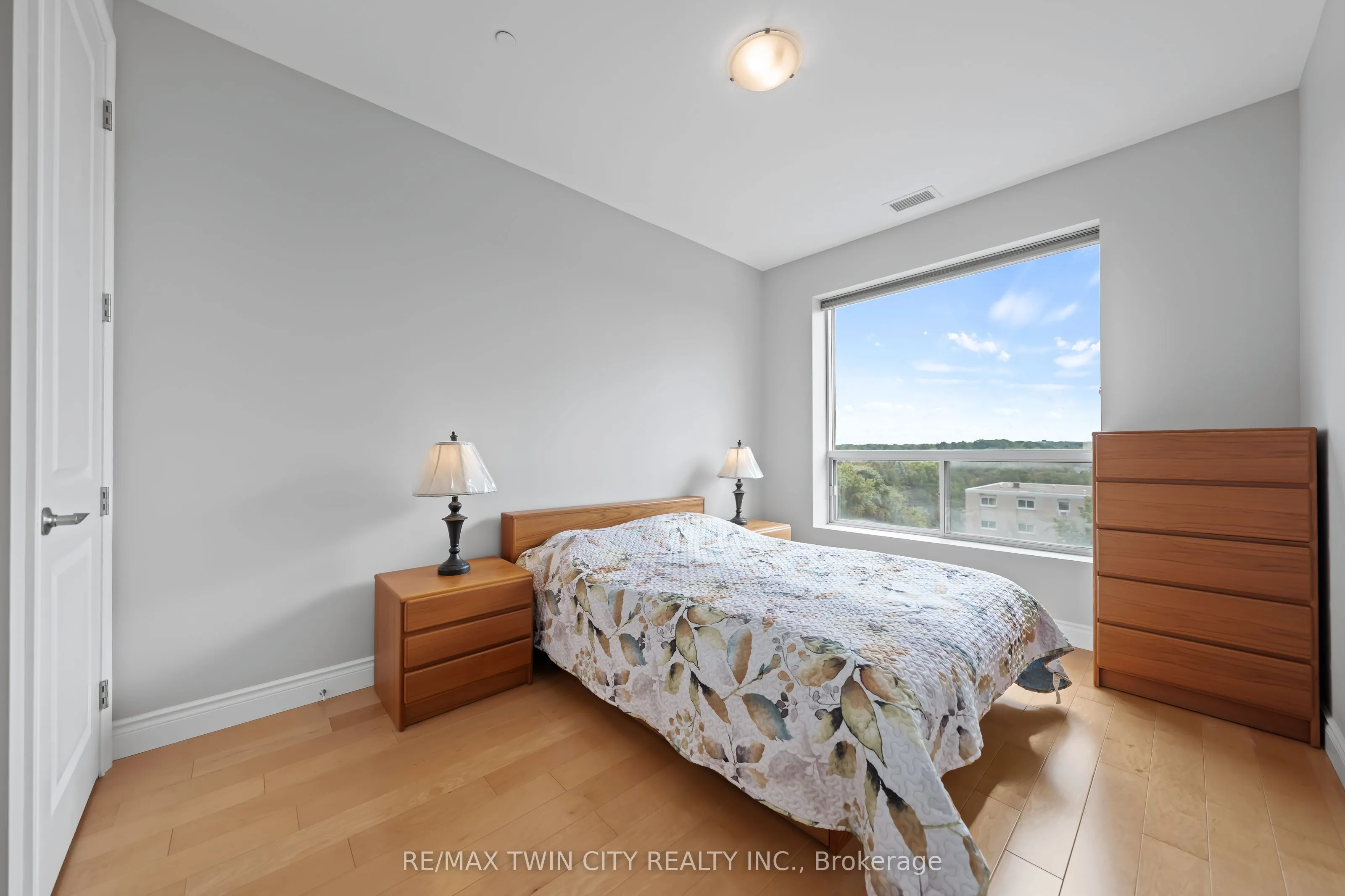 223 Erb Street W, #706
