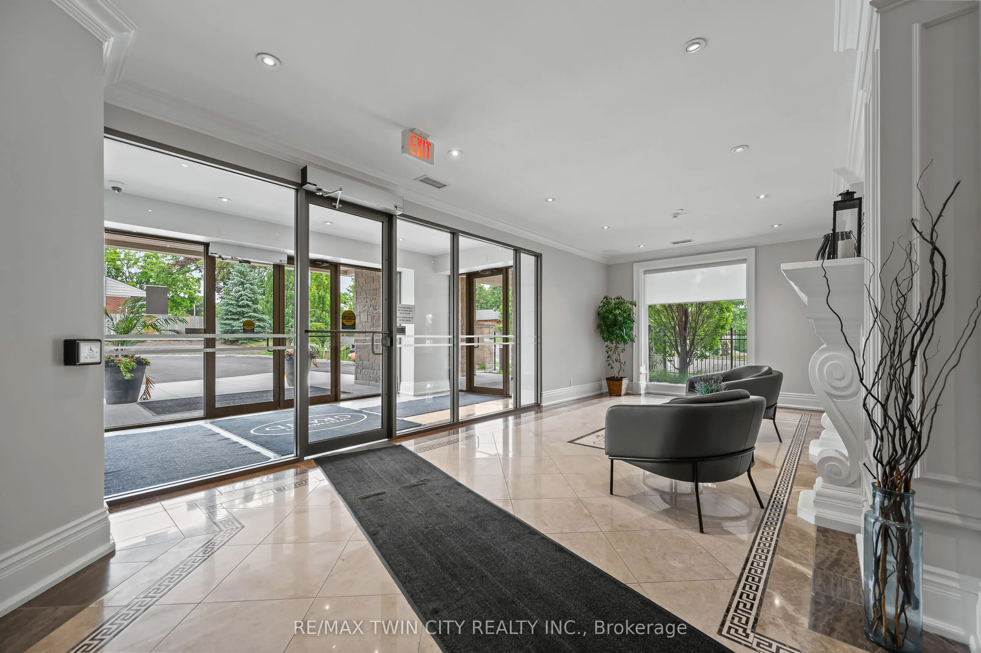 223 Erb Street W, #706