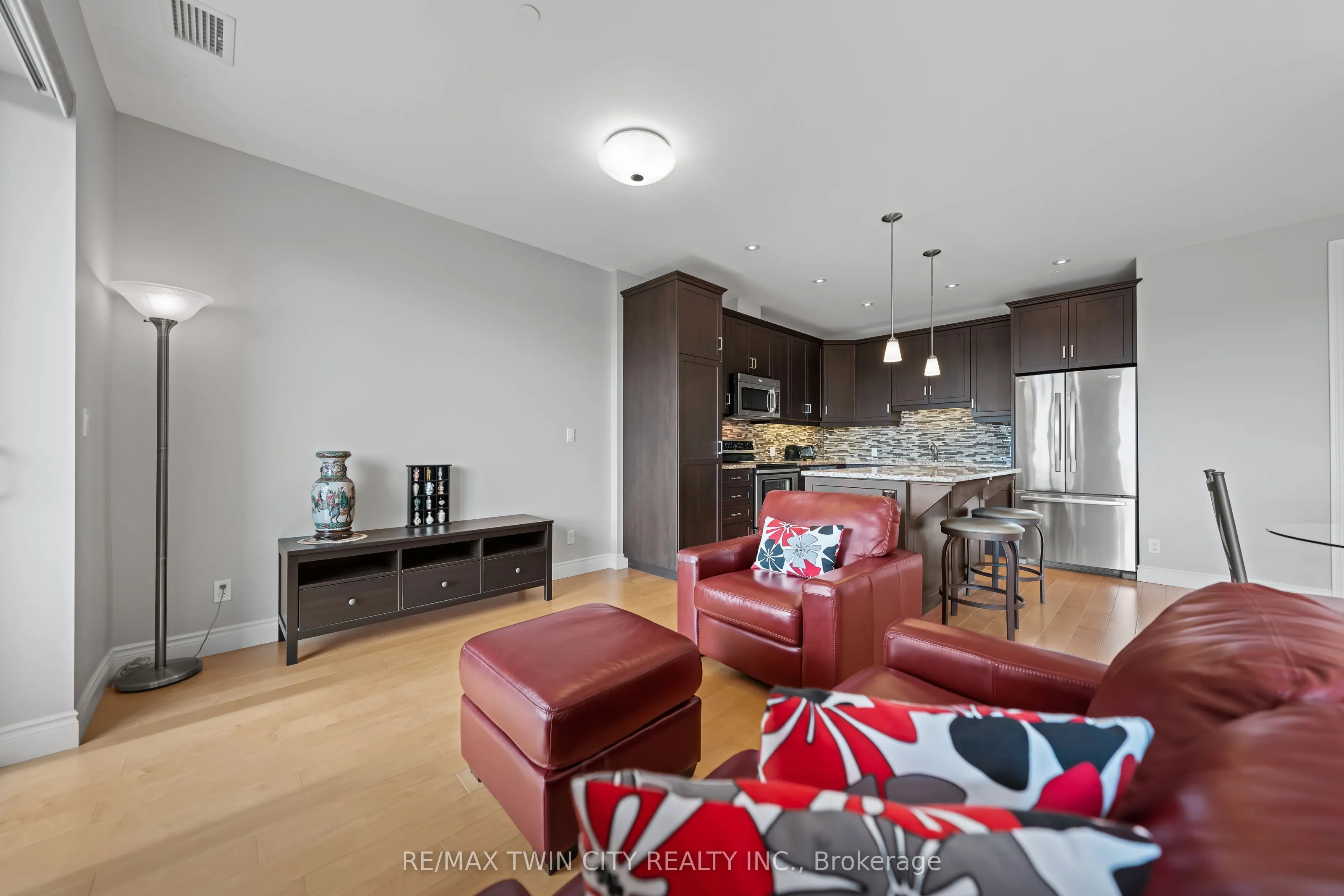 223 Erb Street W, #706