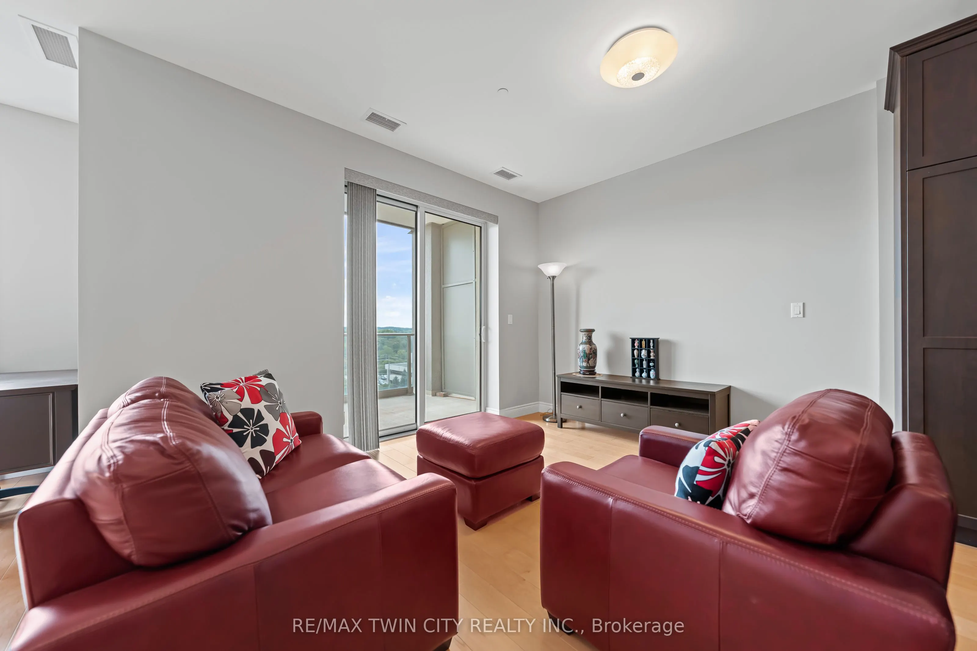 223 Erb Street W, #706