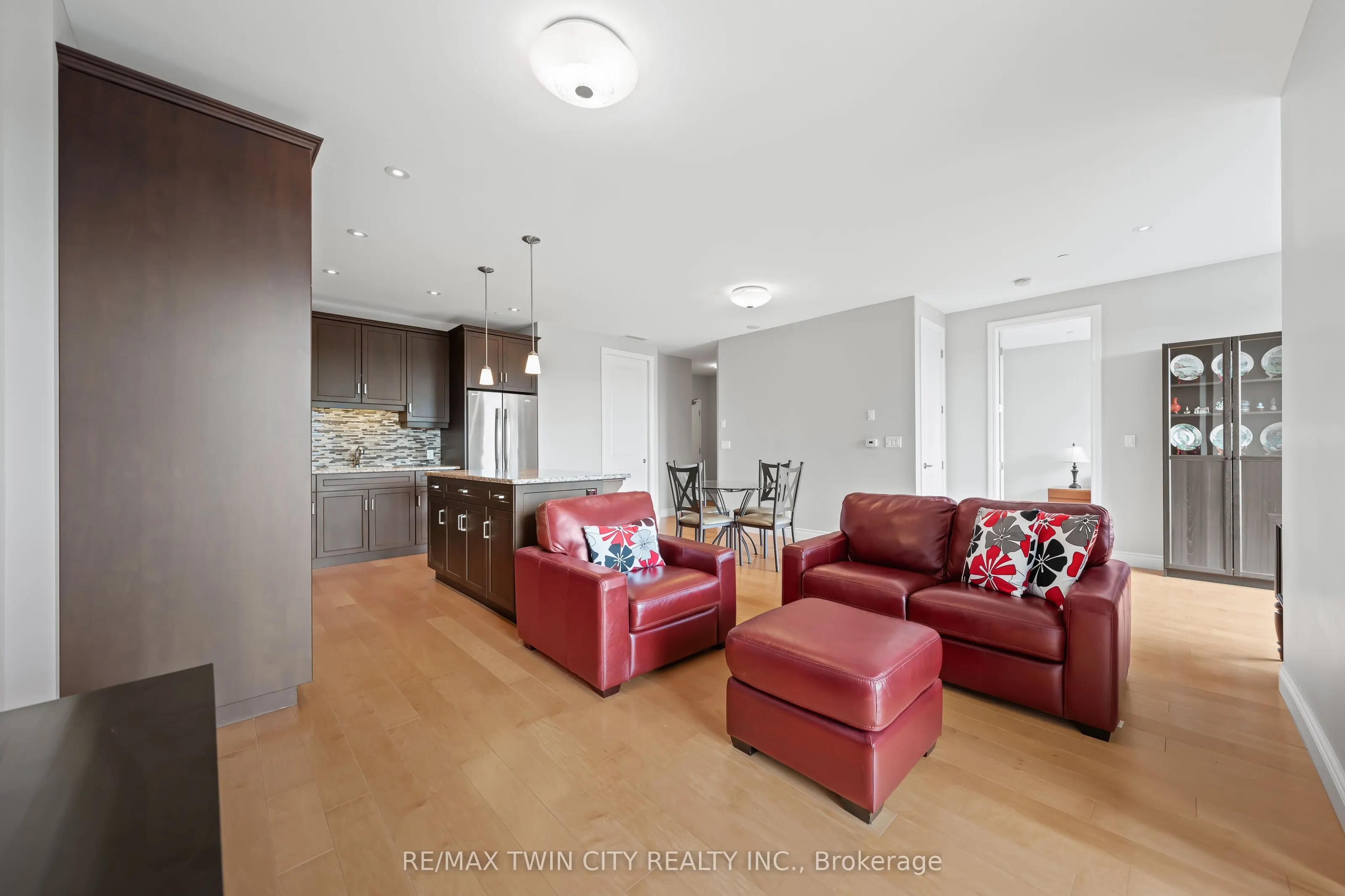 223 Erb Street W, #706