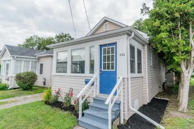 232 University Avenue W