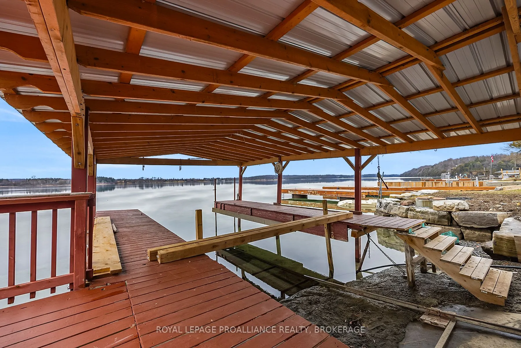 1 Leavis Shores