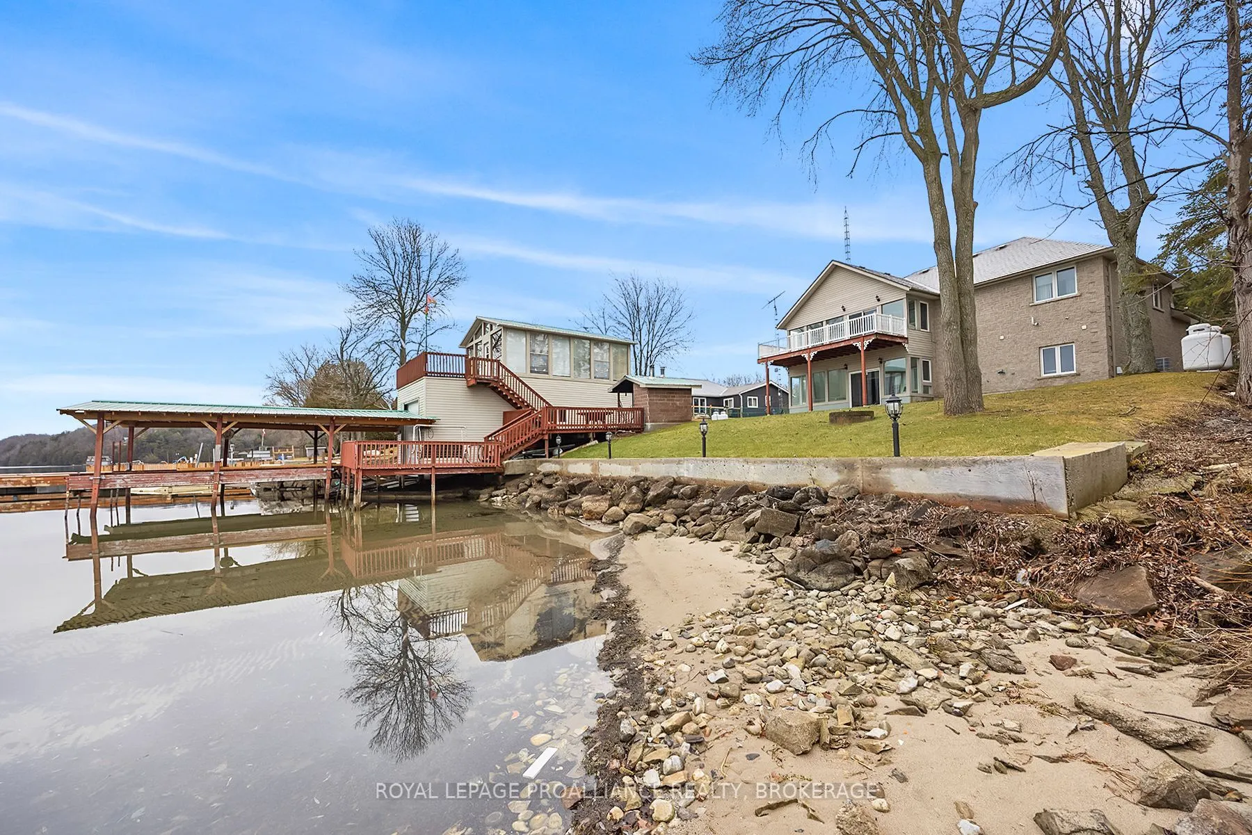 1 Leavis Shores