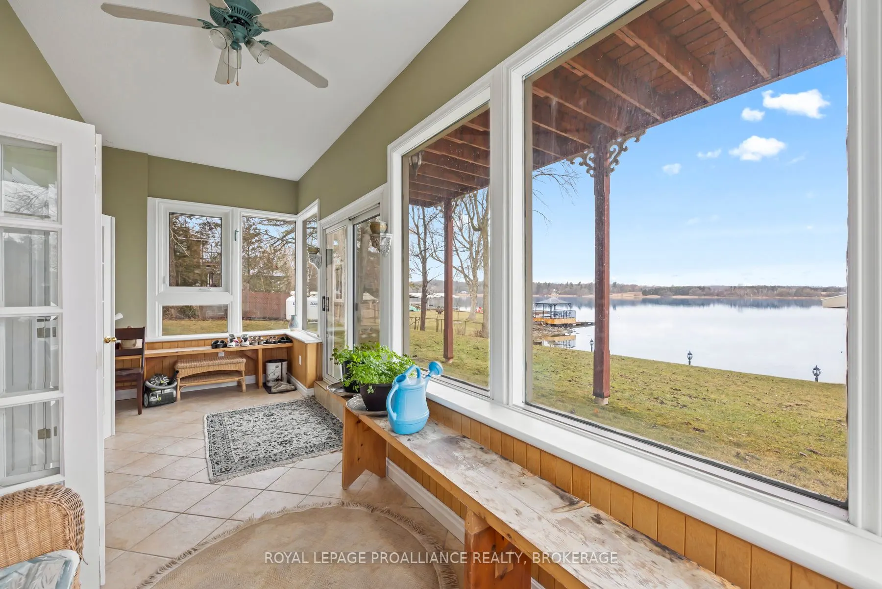1 Leavis Shores