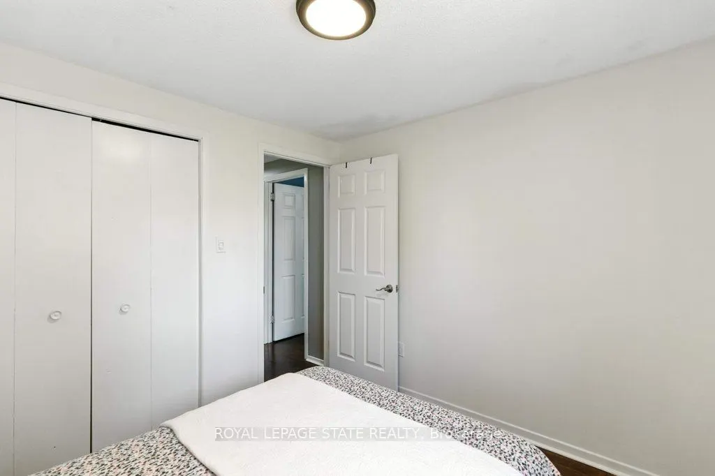 19 Lampman Crescent