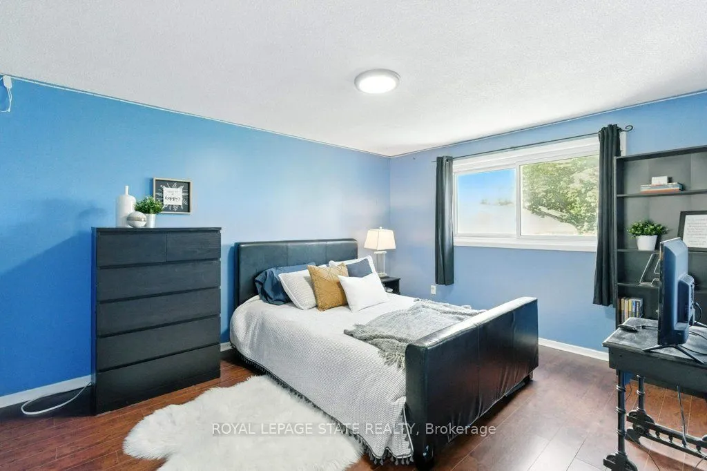 19 Lampman Crescent