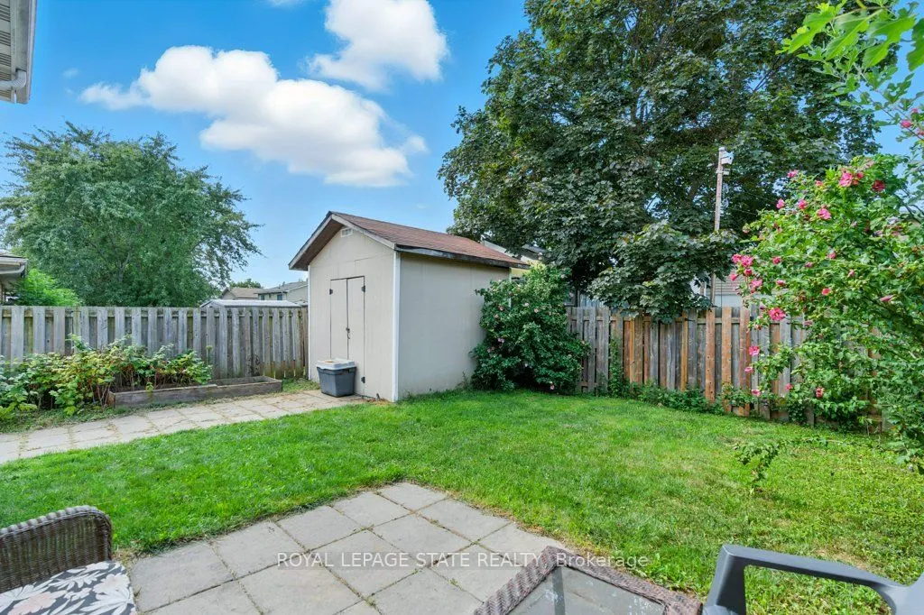 19 Lampman Crescent