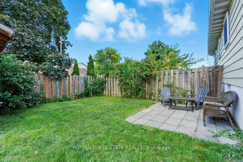 19 Lampman Crescent