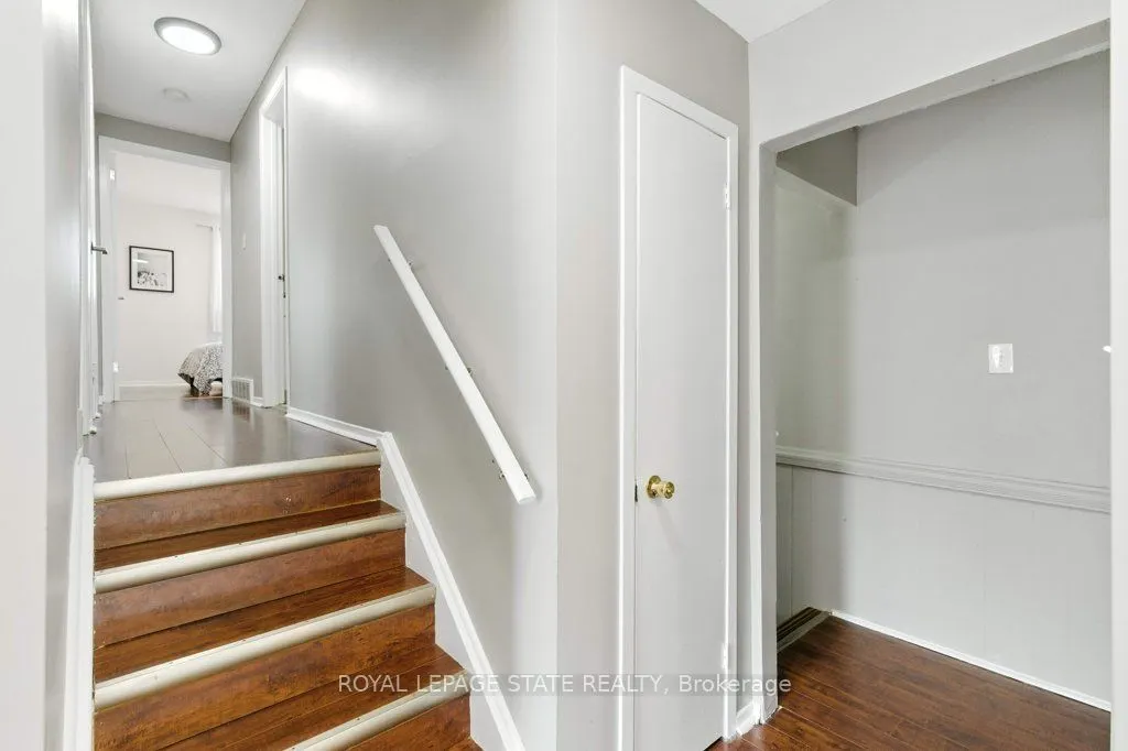 19 Lampman Crescent