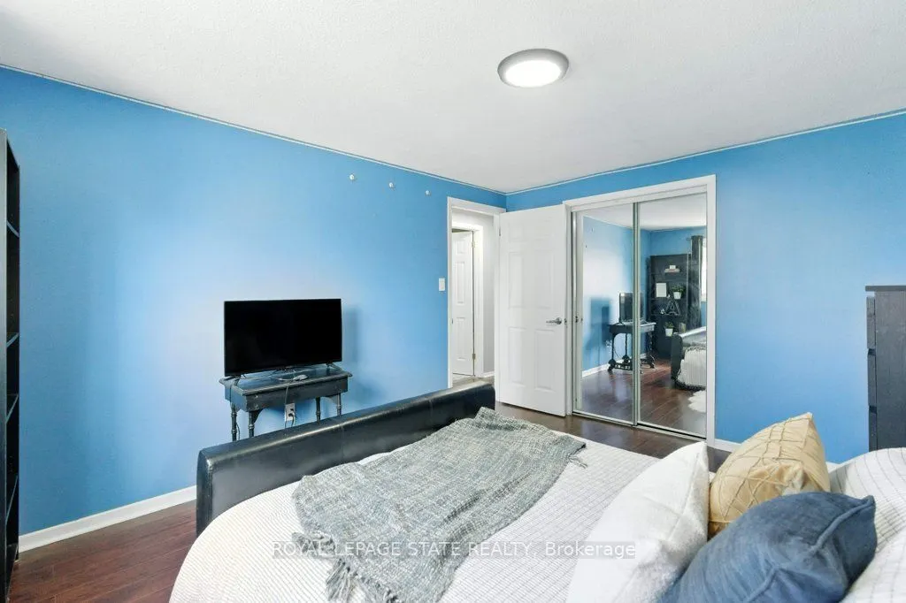 19 Lampman Crescent