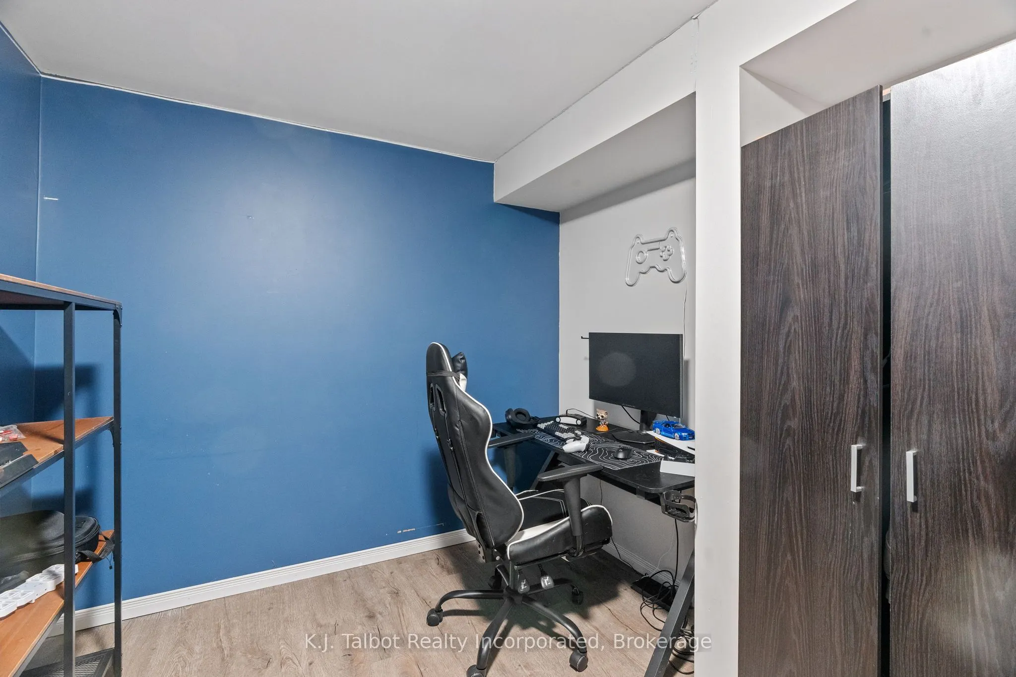 47 Suncoast Drive W