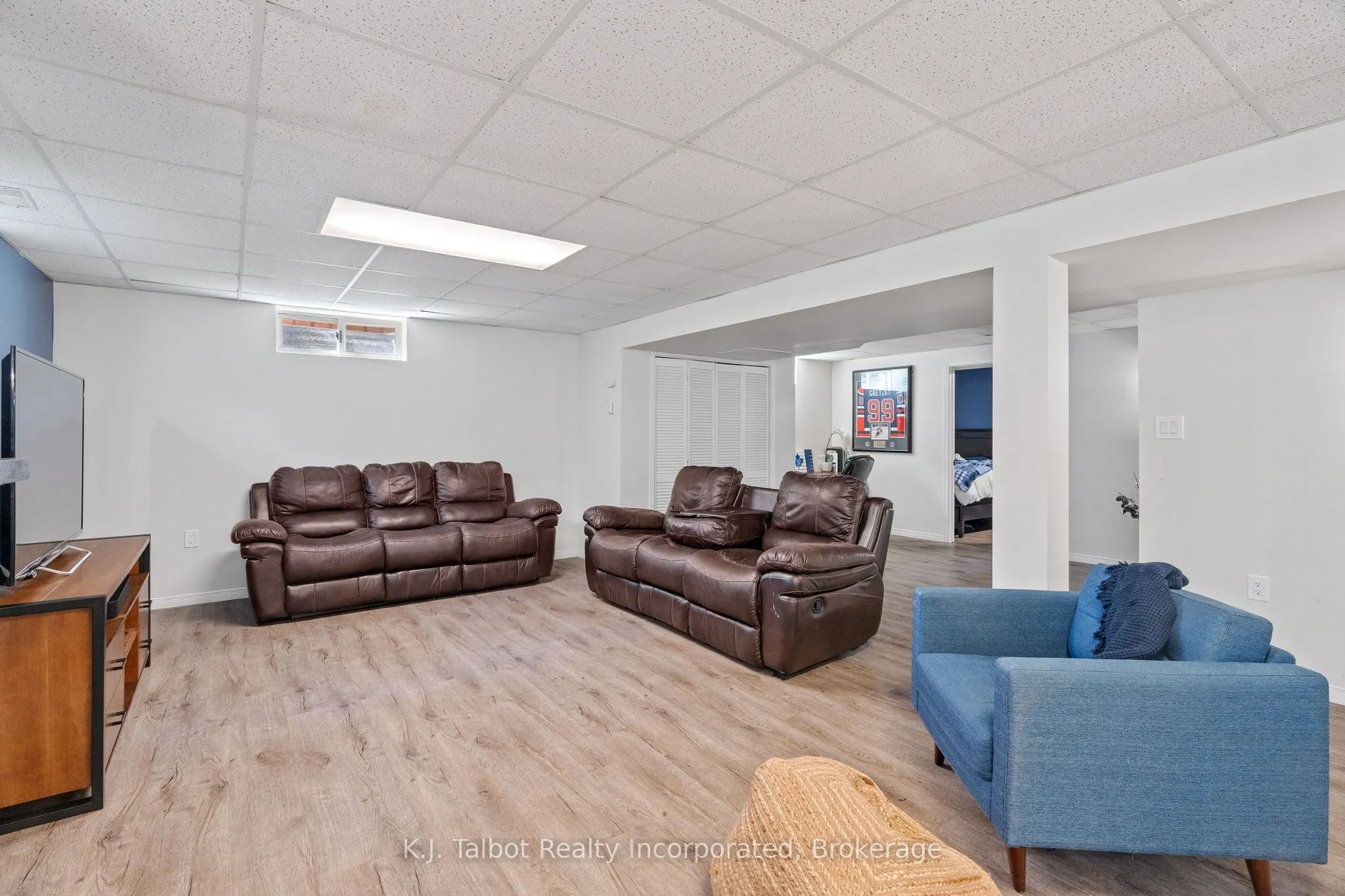 47 Suncoast Drive W