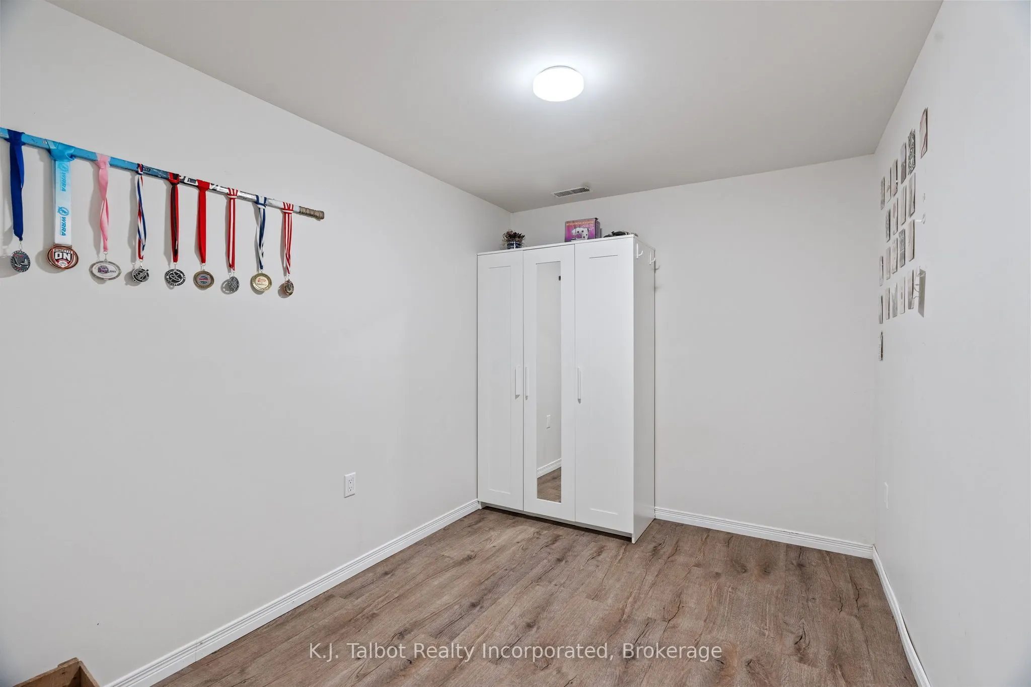 47 Suncoast Drive W