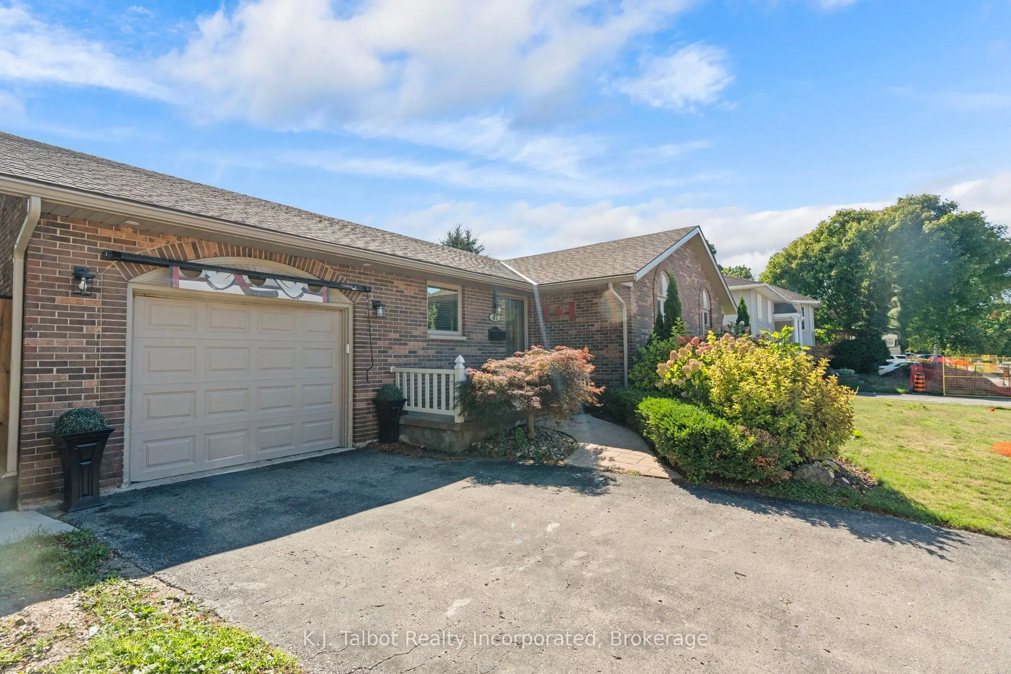 47 Suncoast Drive W