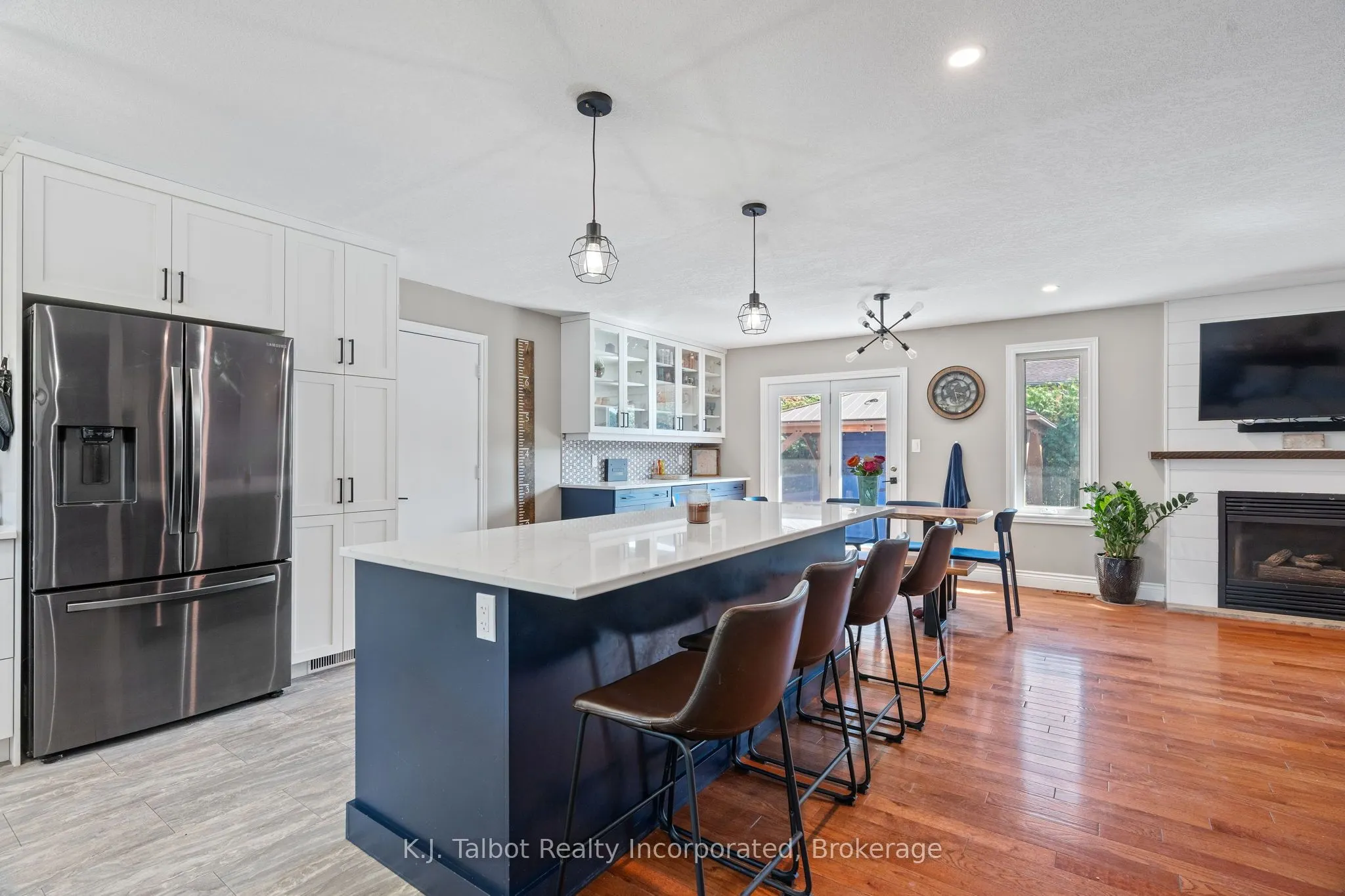 47 Suncoast Drive W