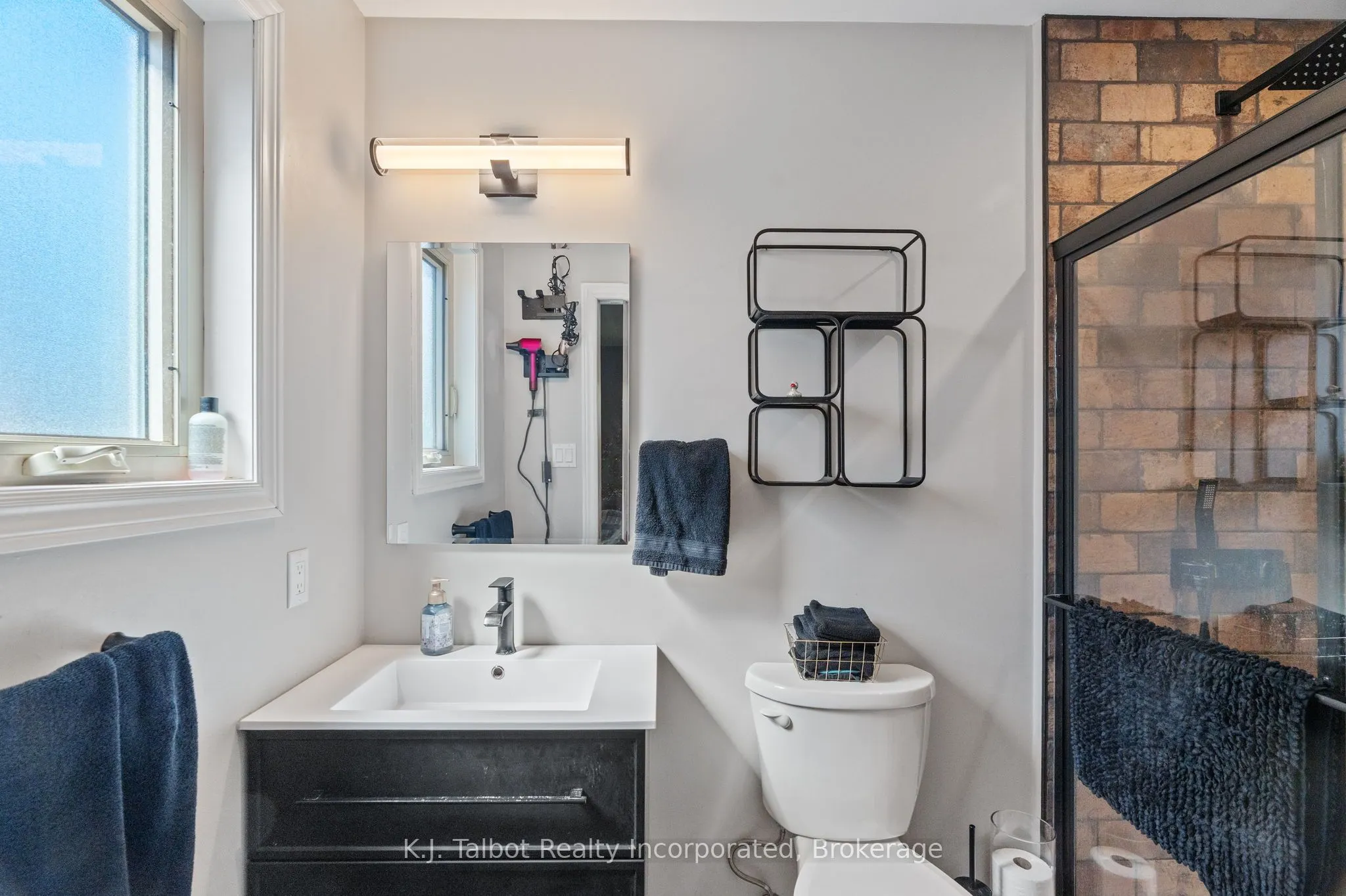 47 Suncoast Drive W