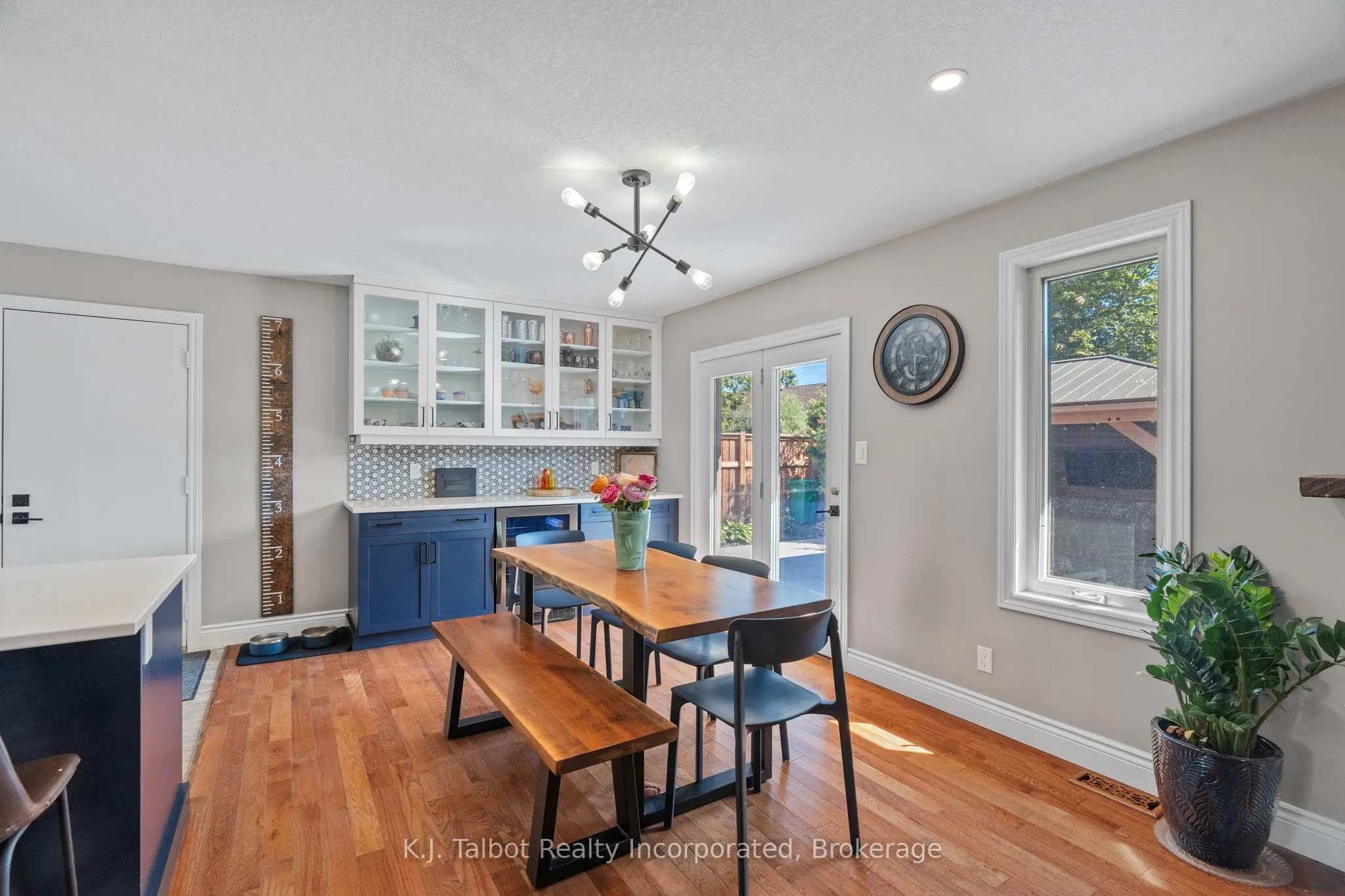 47 Suncoast Drive W
