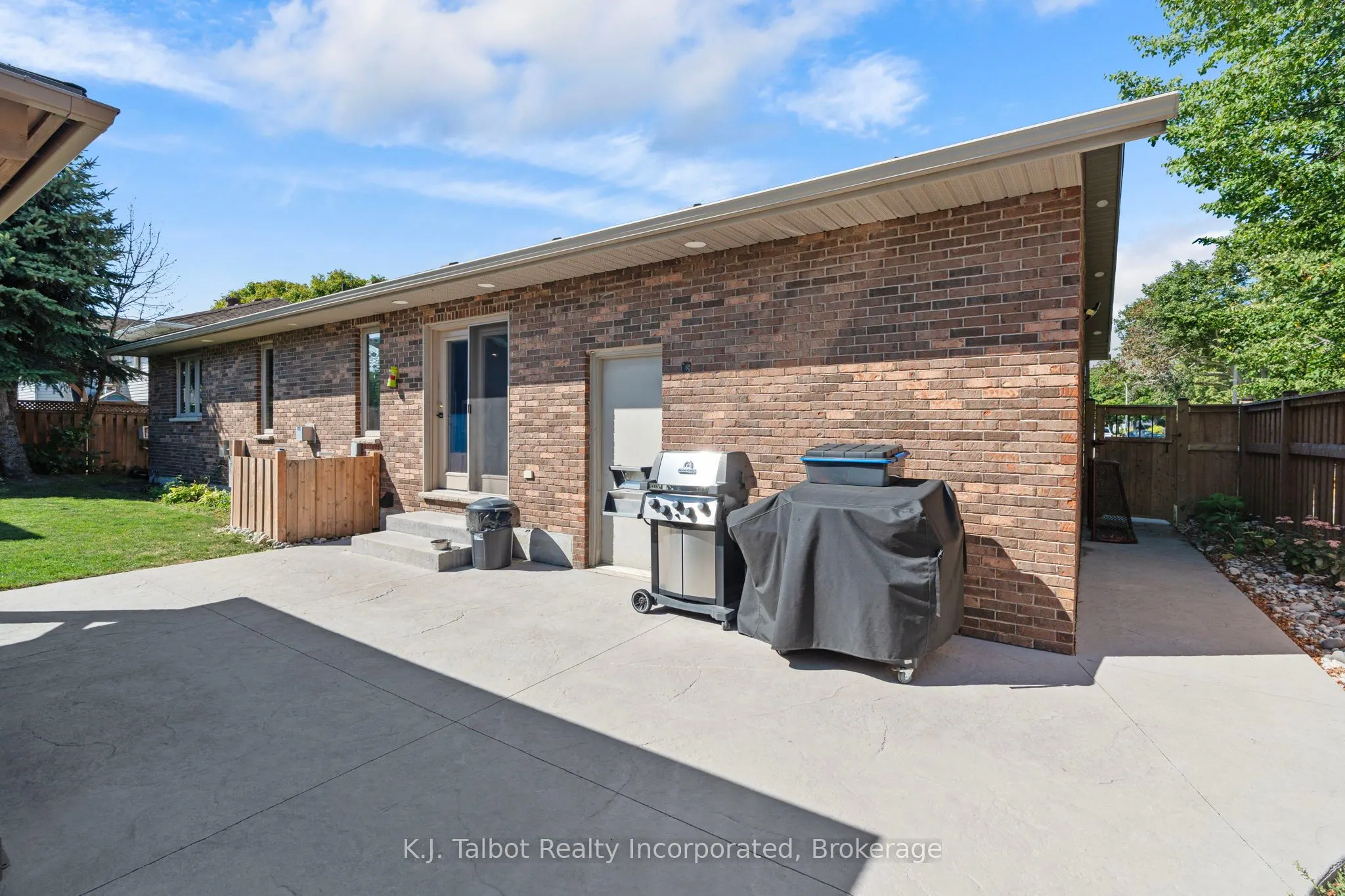 47 Suncoast Drive W