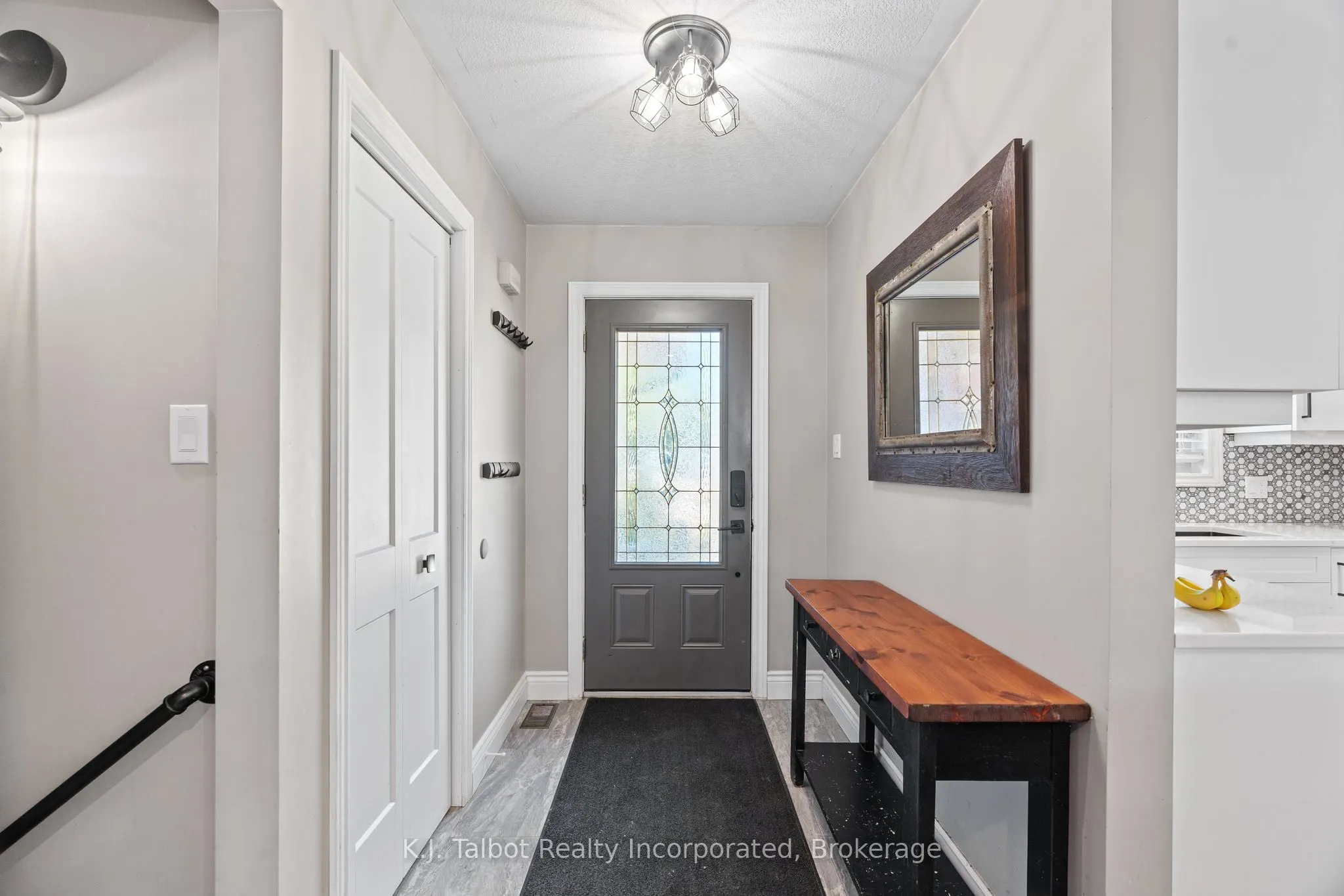 47 Suncoast Drive W