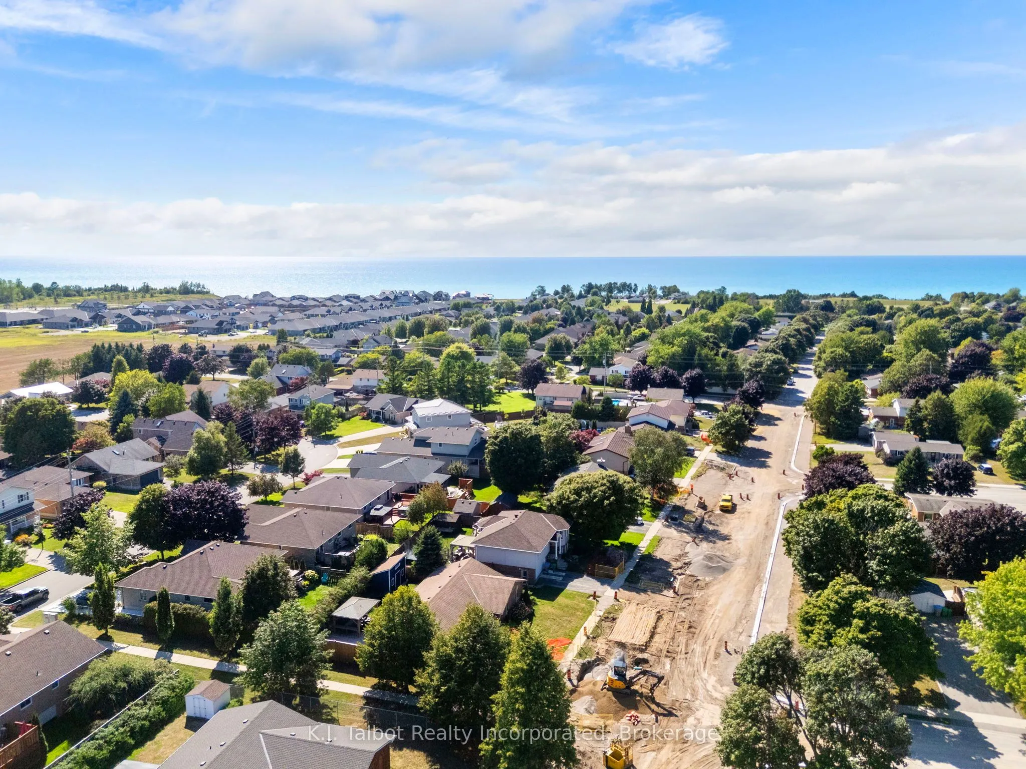 47 Suncoast Drive W