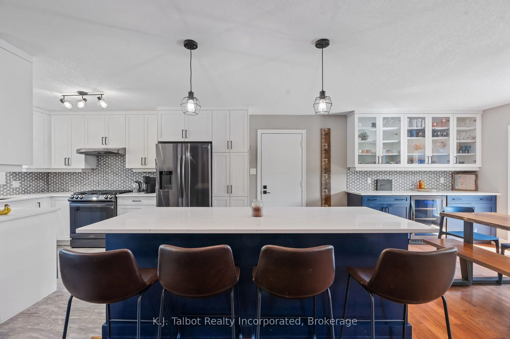 47 Suncoast Drive W
