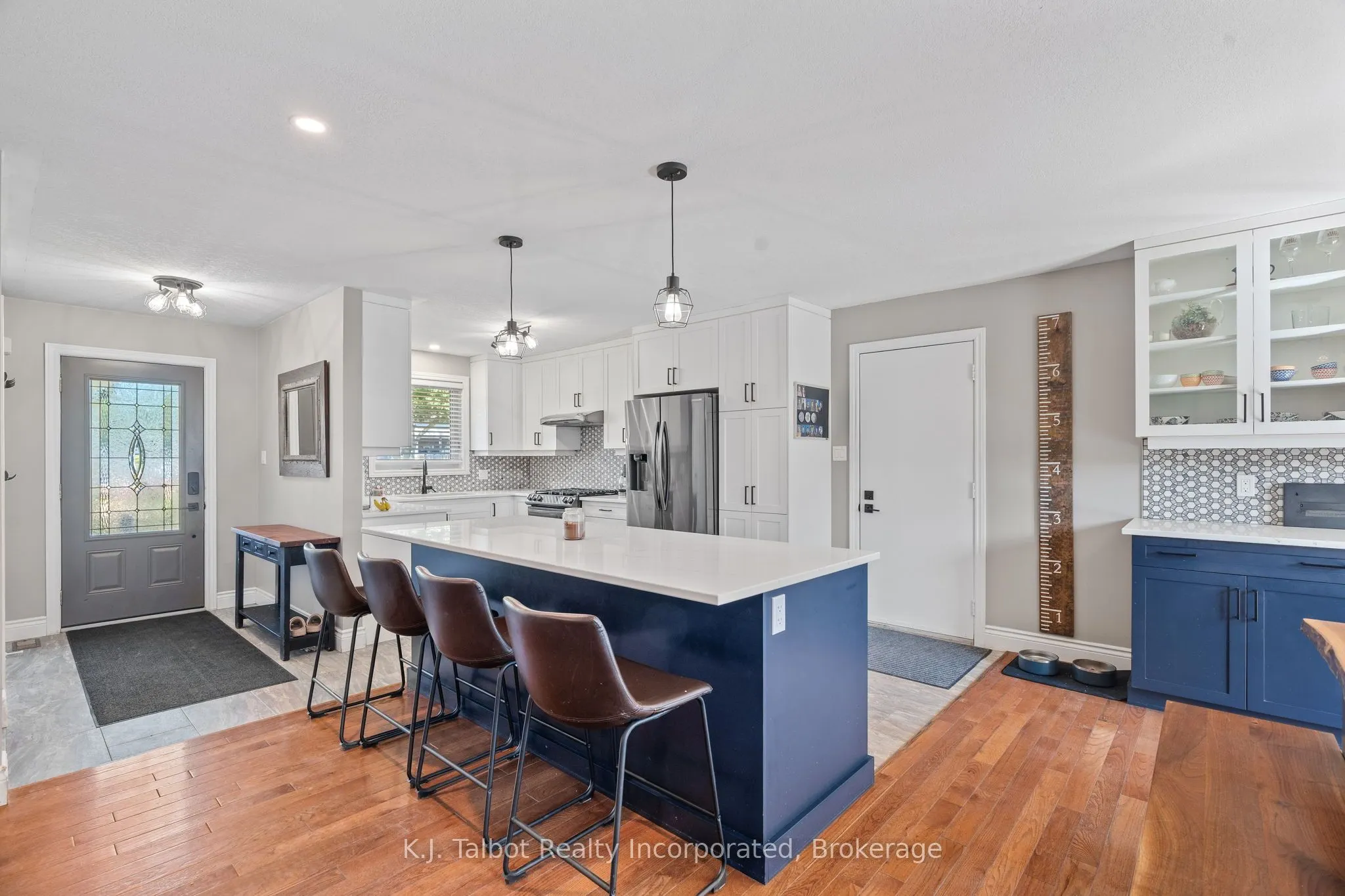 47 Suncoast Drive W