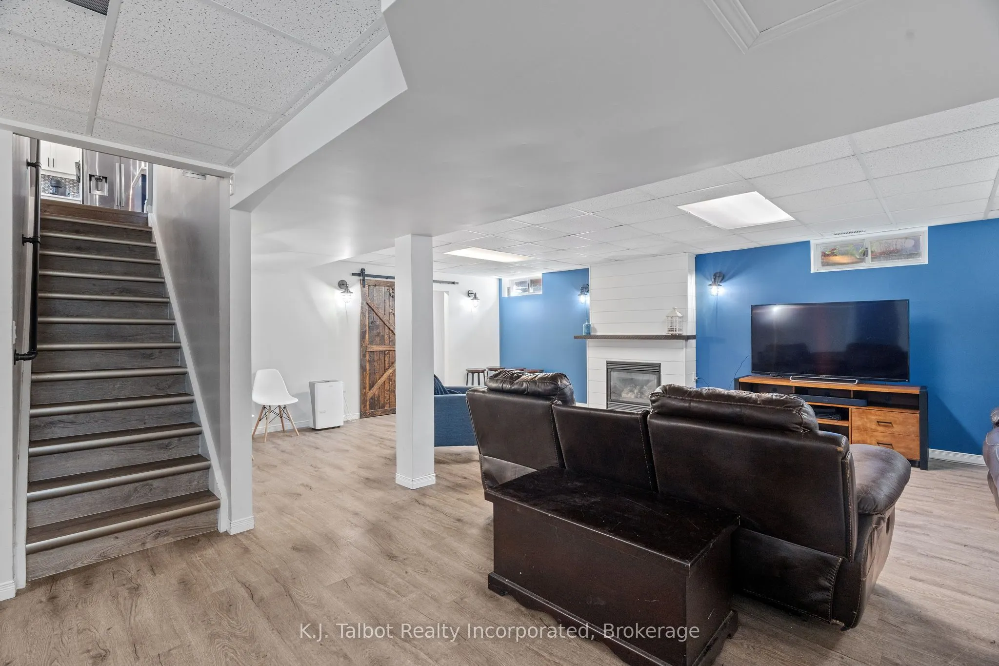 47 Suncoast Drive W