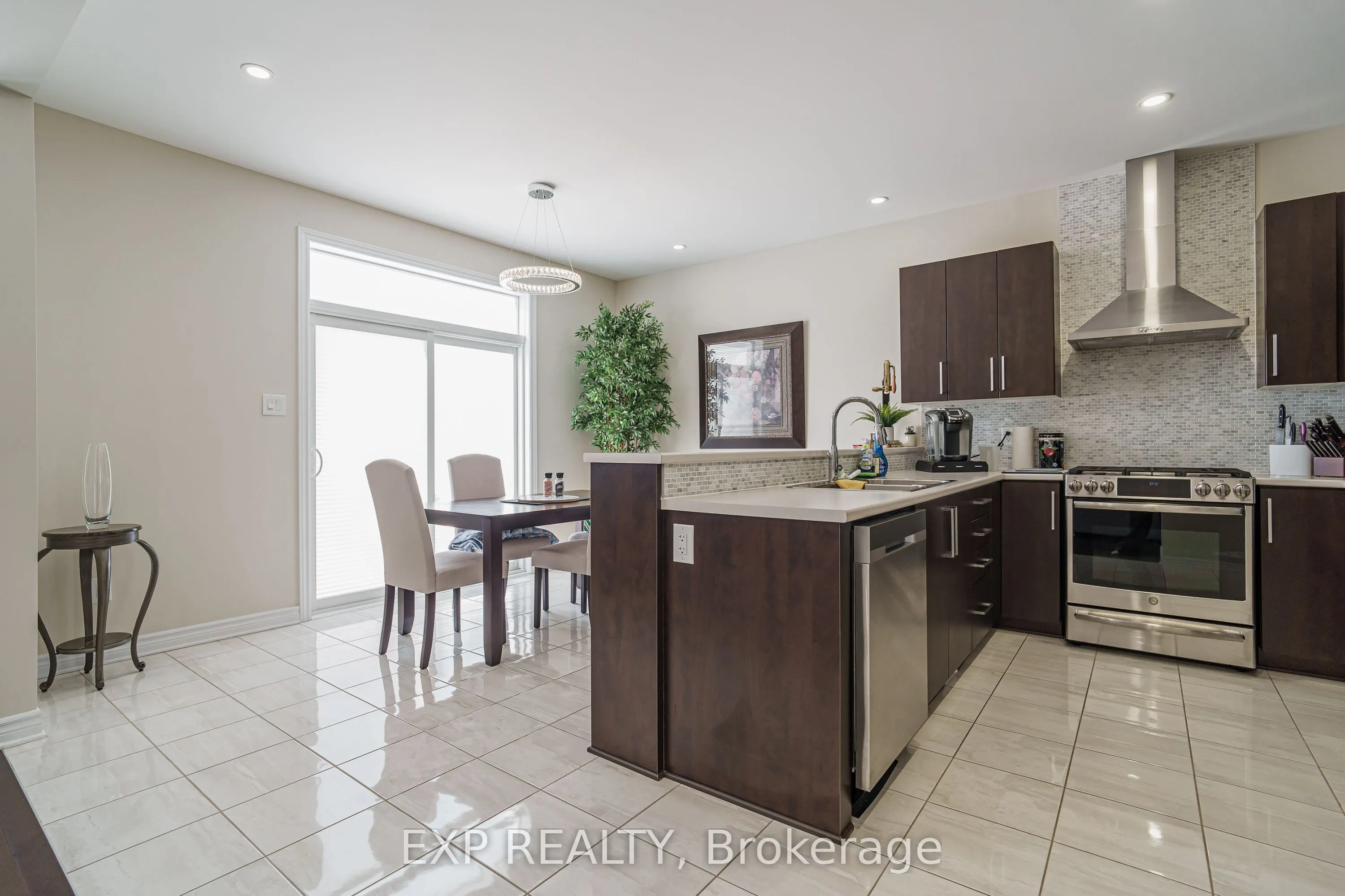 628 Eagle Crest Heights