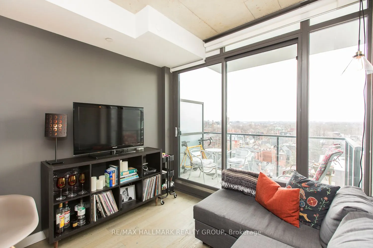 224 Lyon Street N, #905