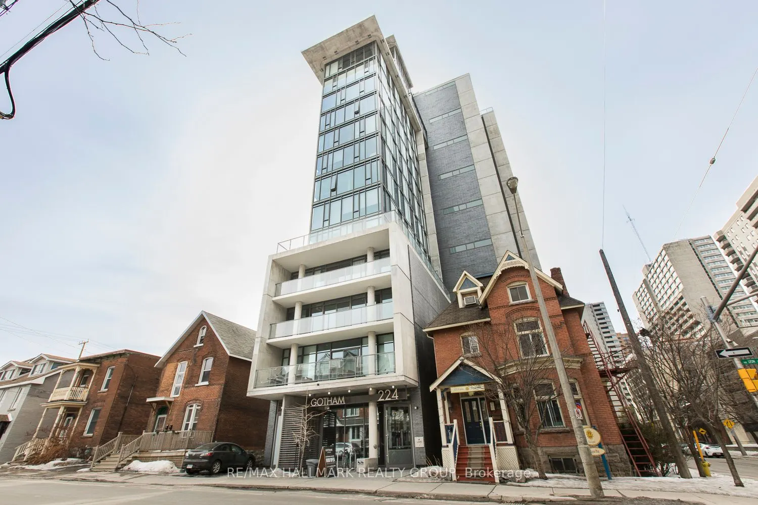 224 Lyon Street N, #905