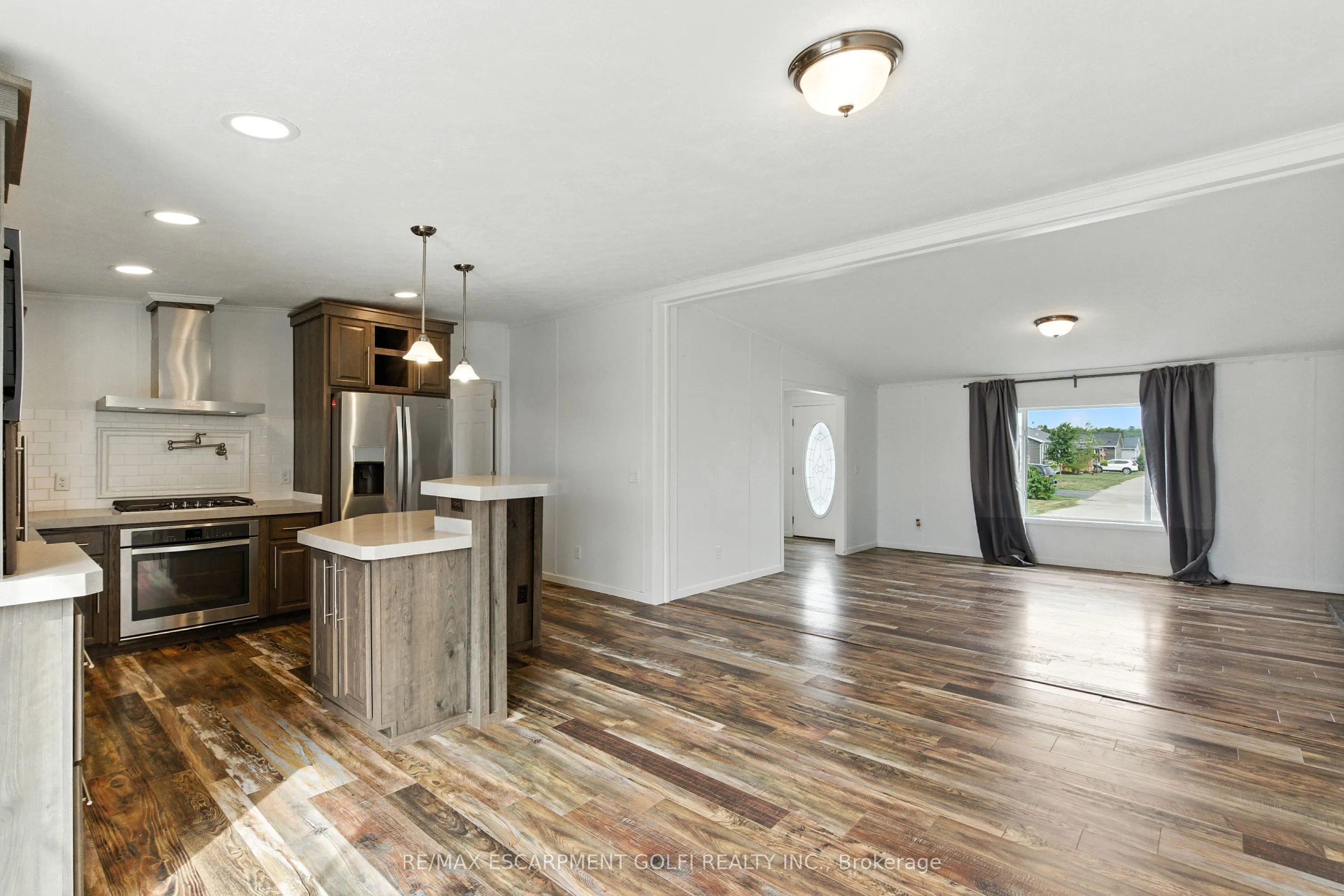 45 Riverbend Crescent