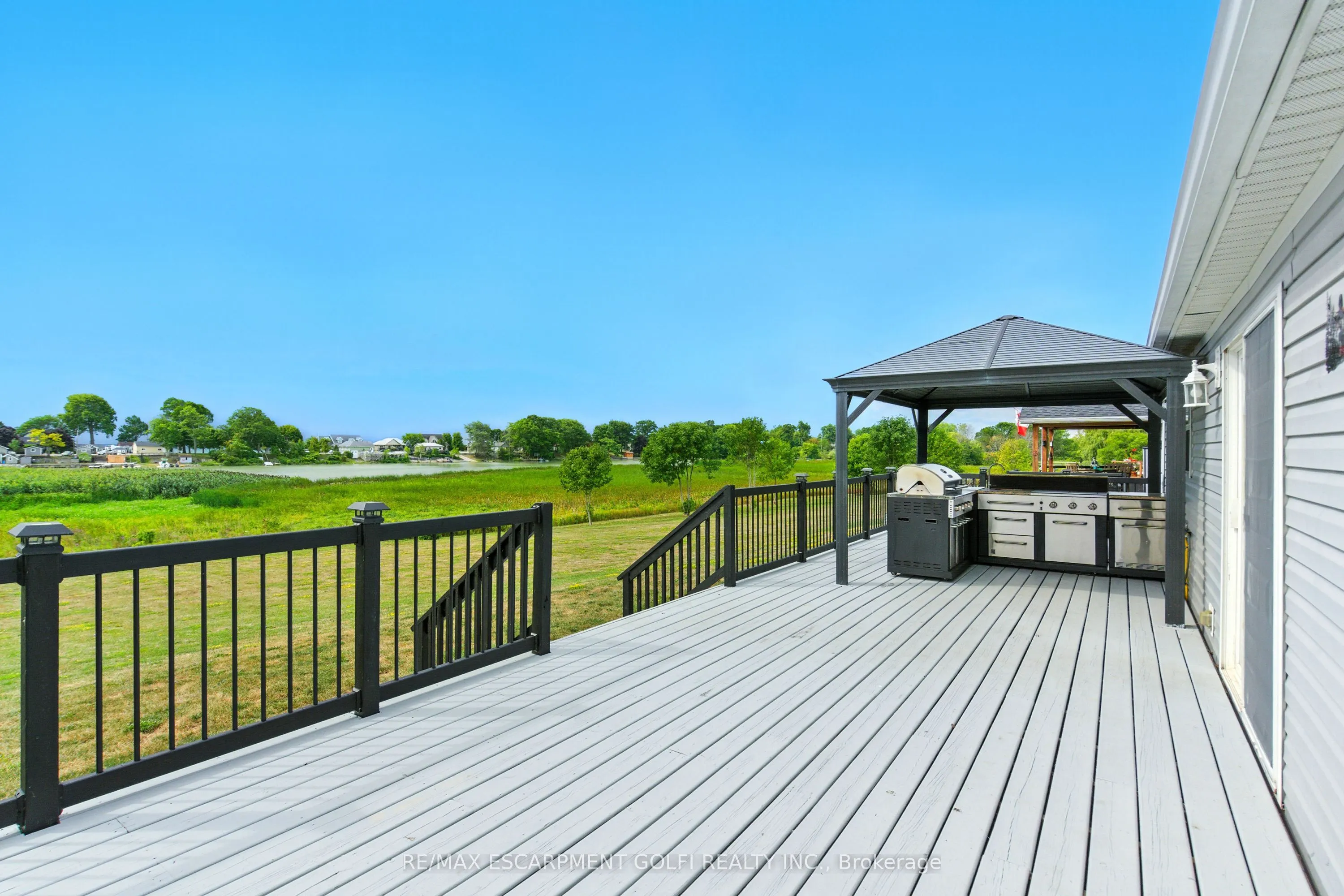 45 Riverbend Crescent