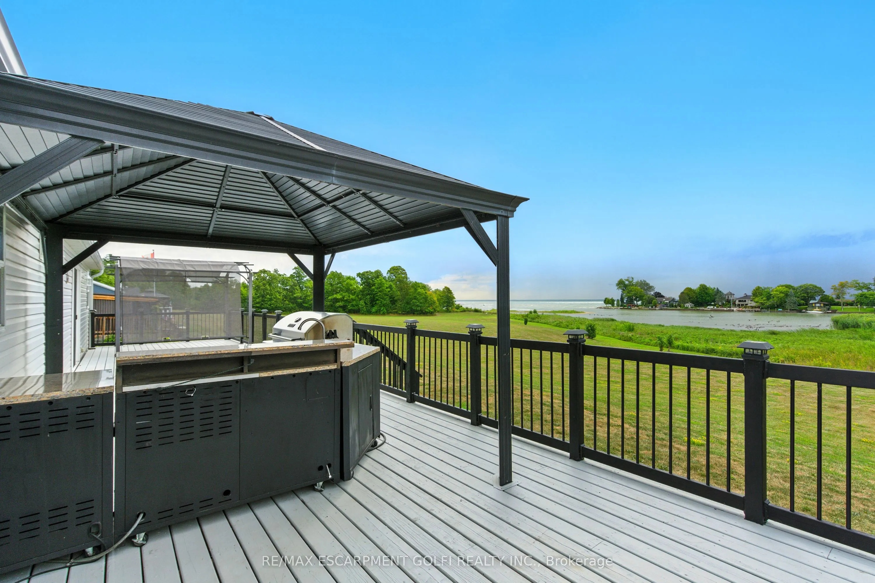 45 Riverbend Crescent