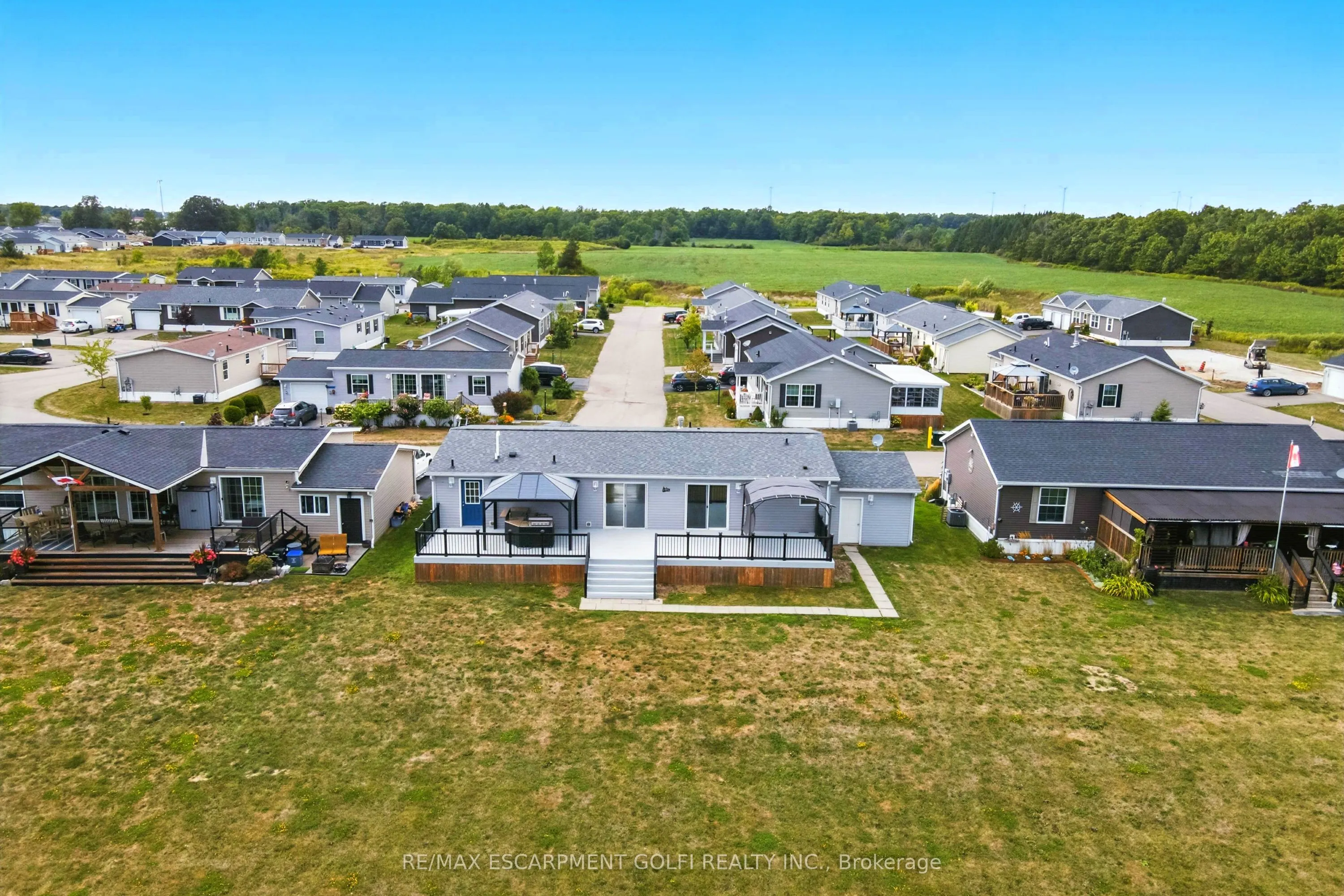 45 Riverbend Crescent