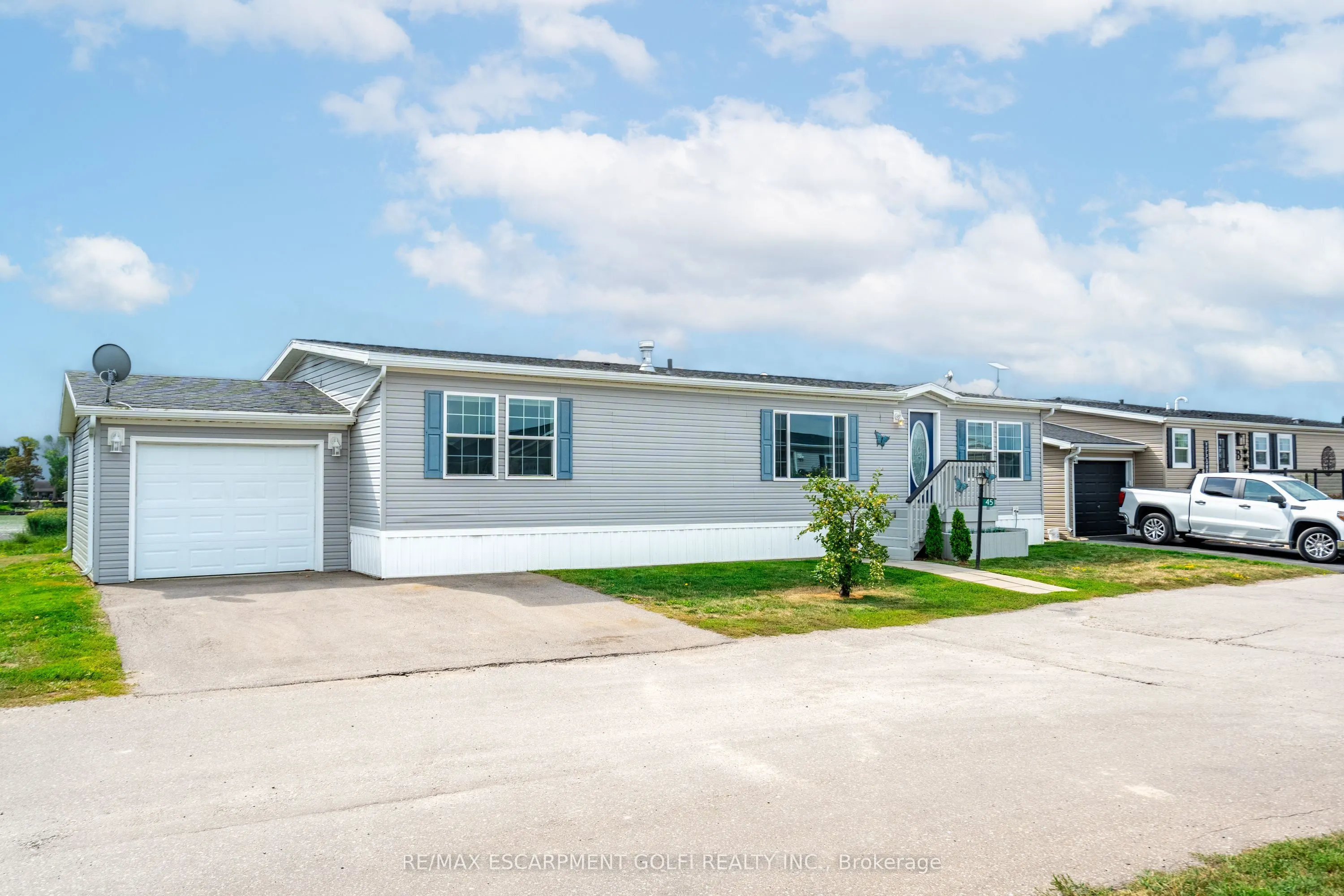 45 Riverbend Crescent