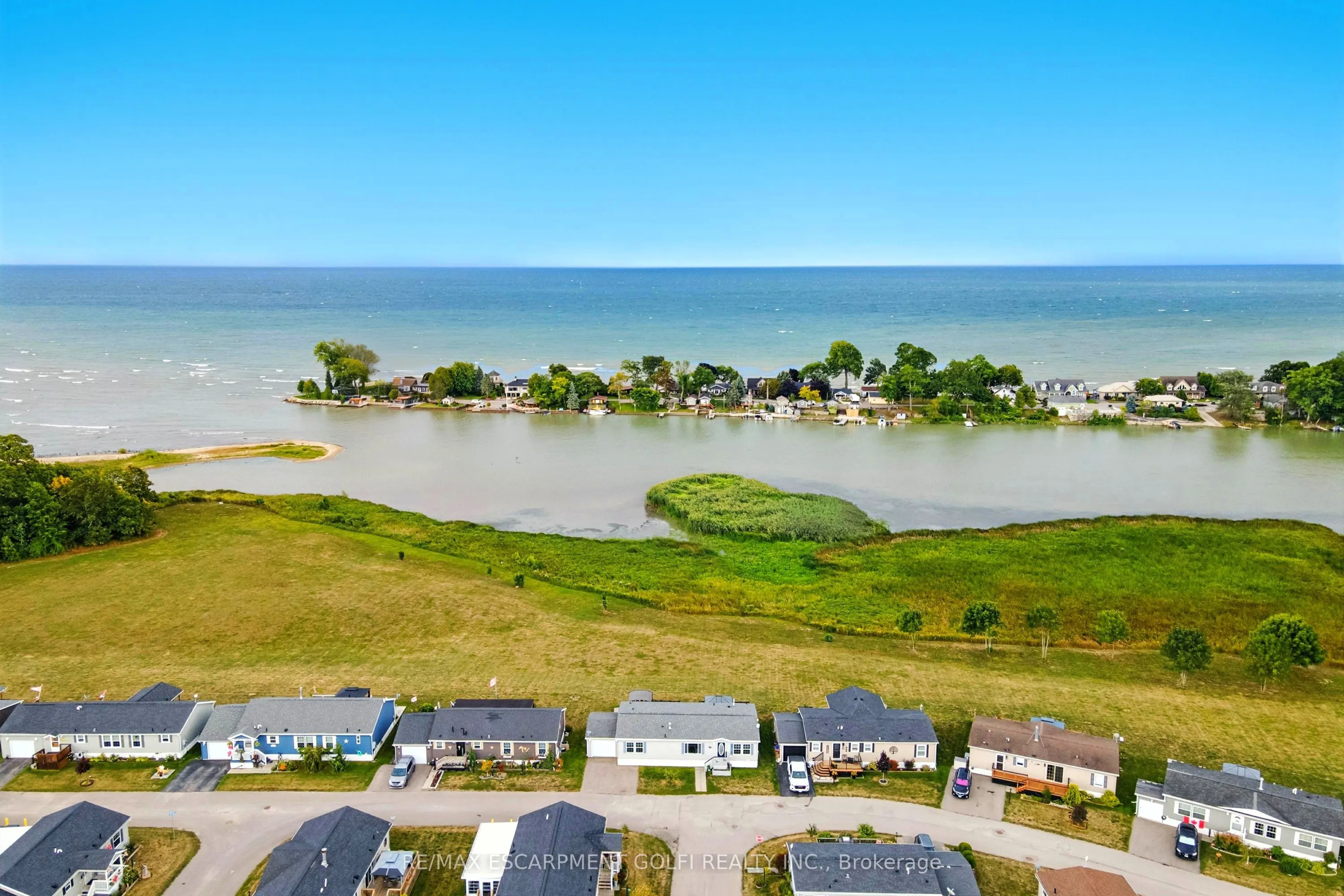 45 Riverbend Crescent