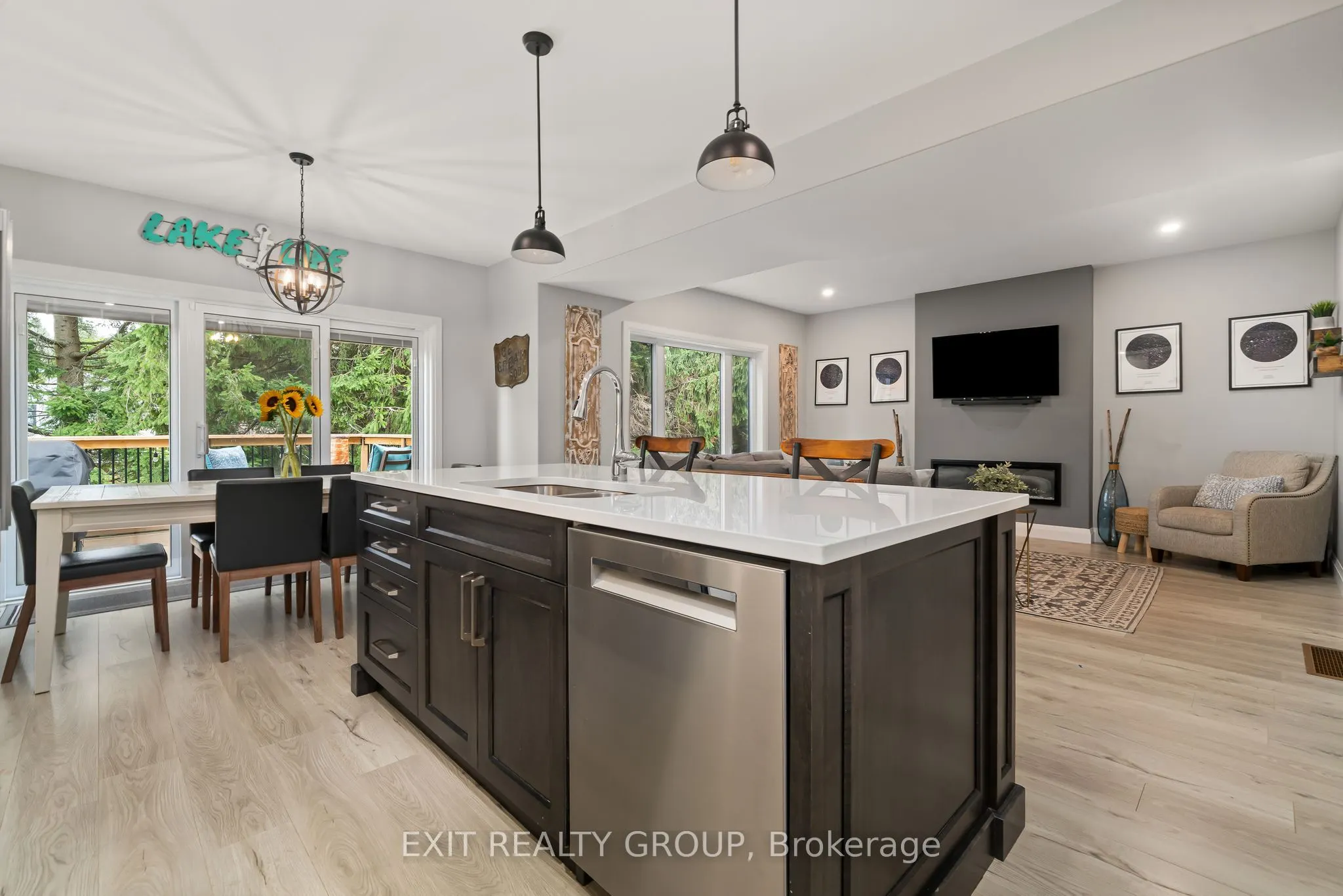 4 Mackenzie John Crescent