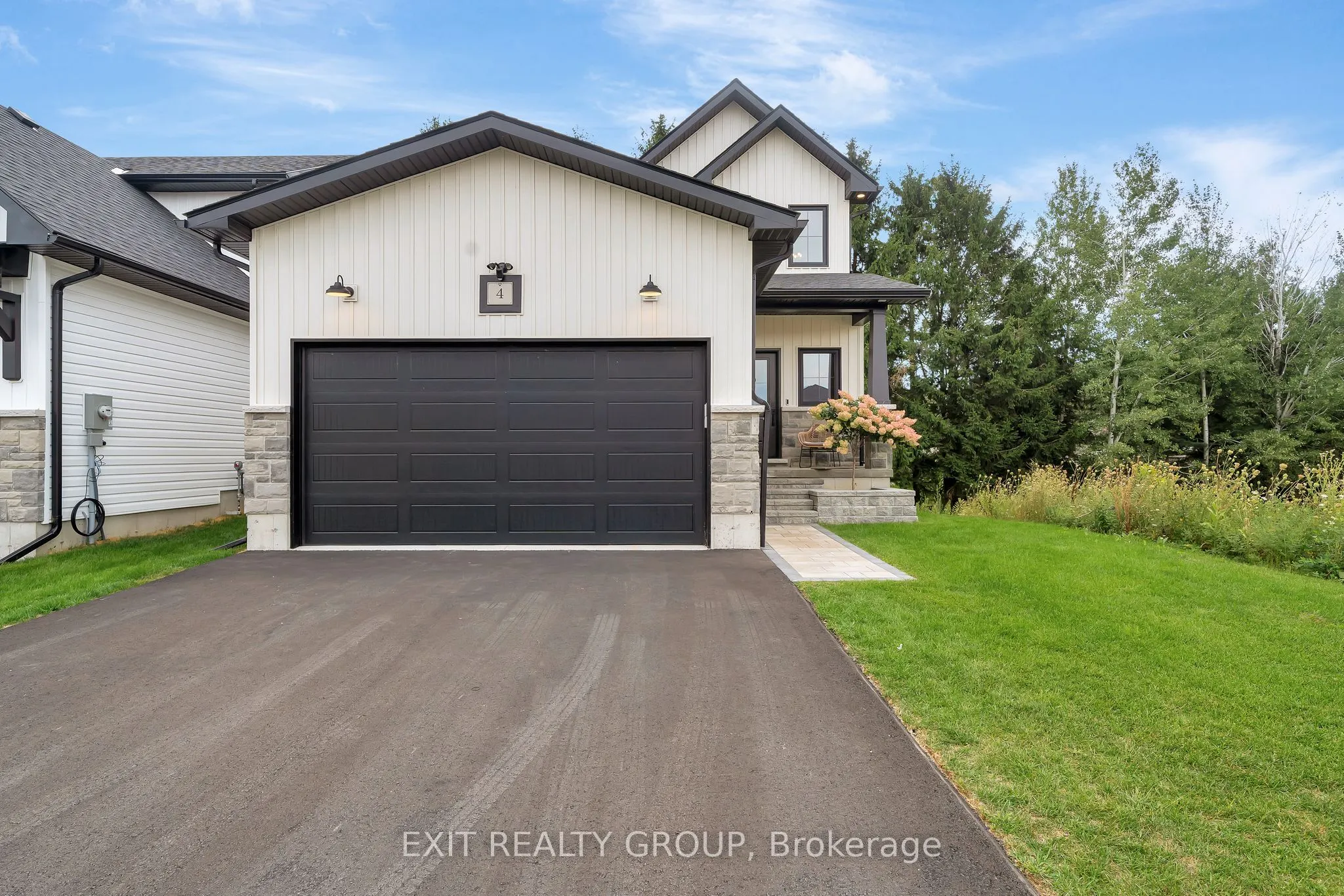 4 Mackenzie John Crescent
