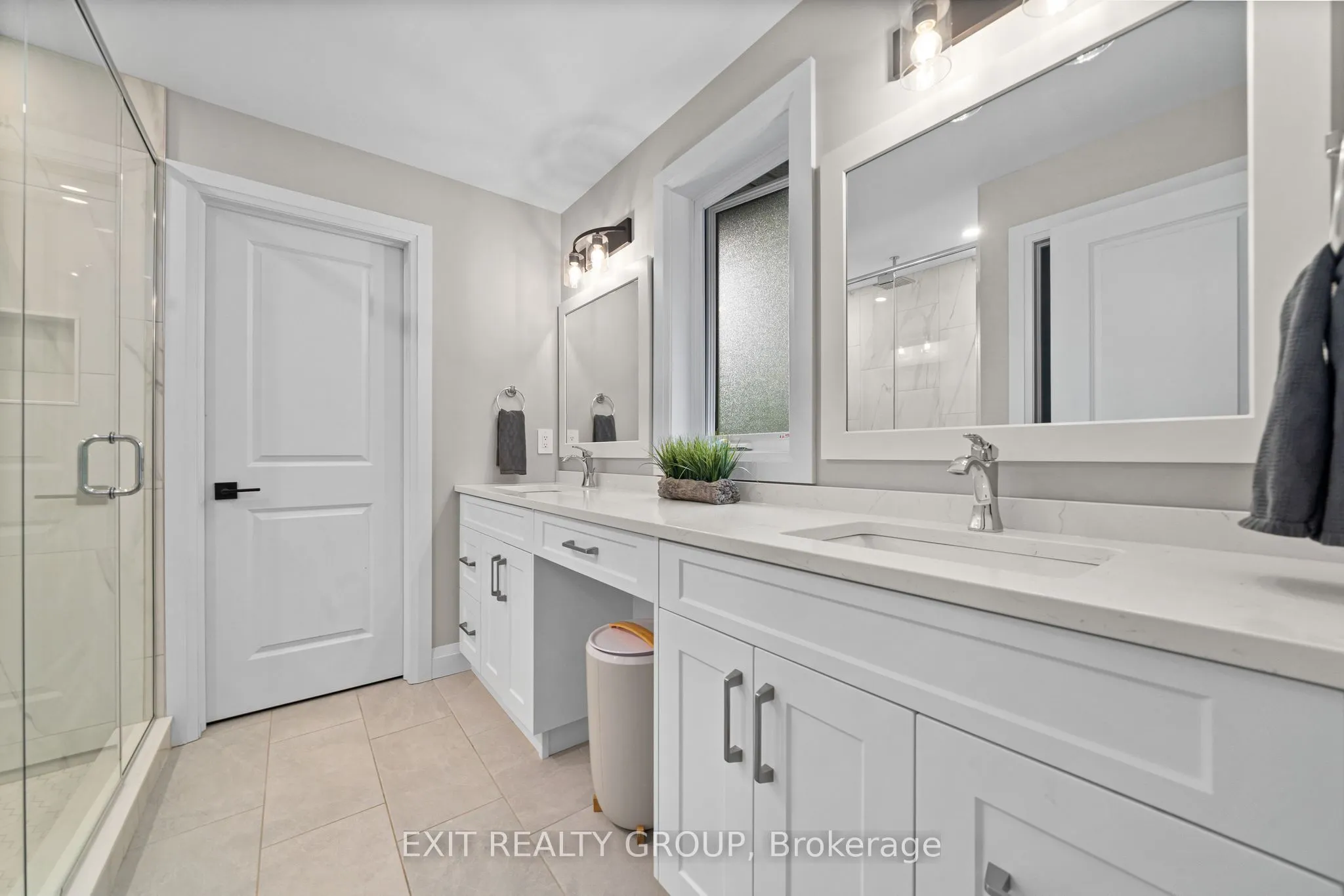 4 Mackenzie John Crescent