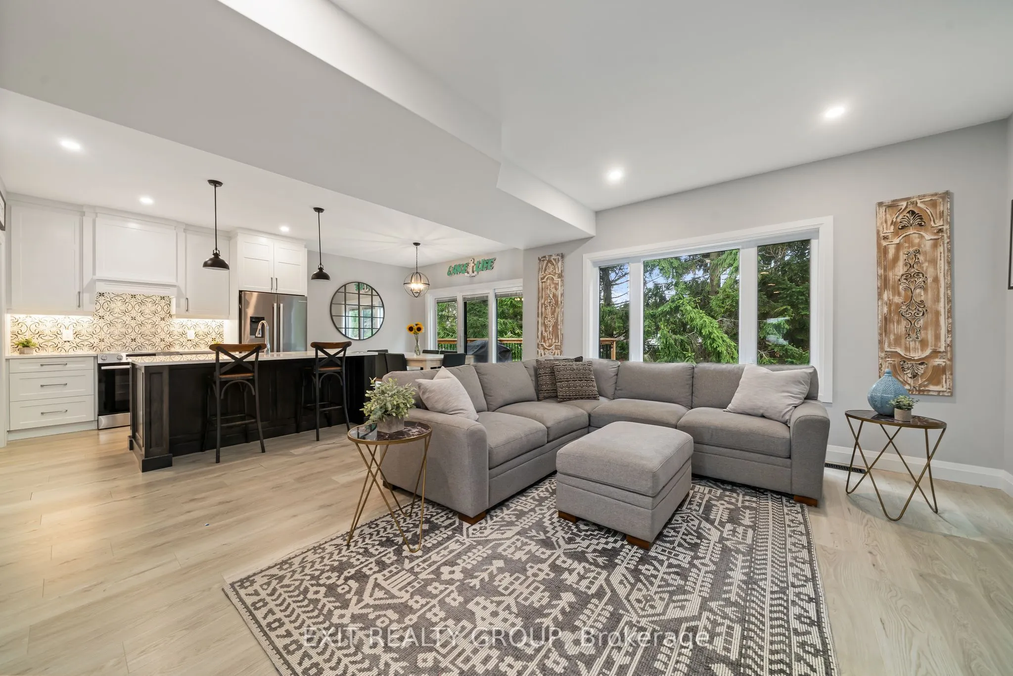 4 Mackenzie John Crescent